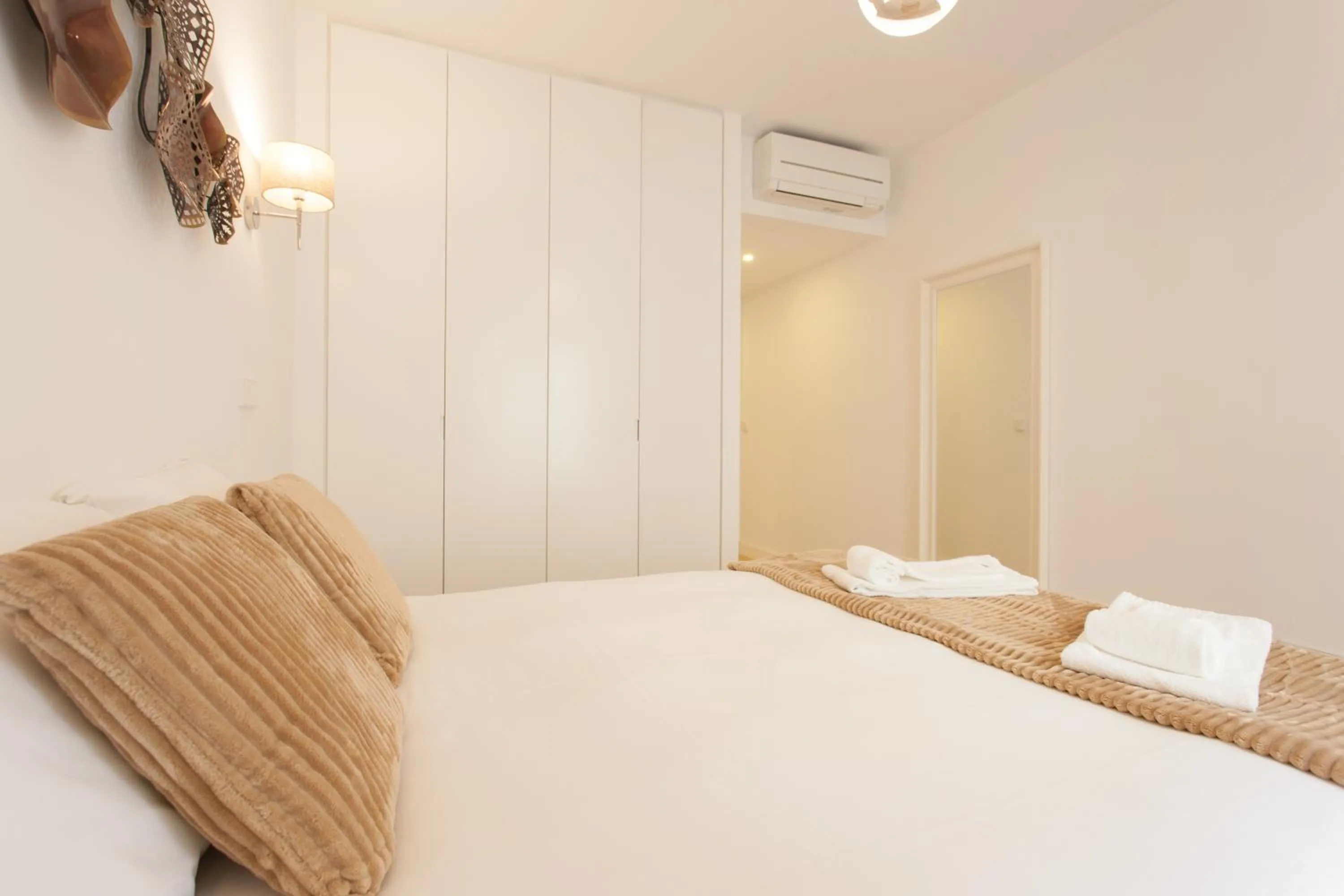 Bedroom in Mouraria Blue Three-Bedroom Apartment w/ Parking - by LU Holidays