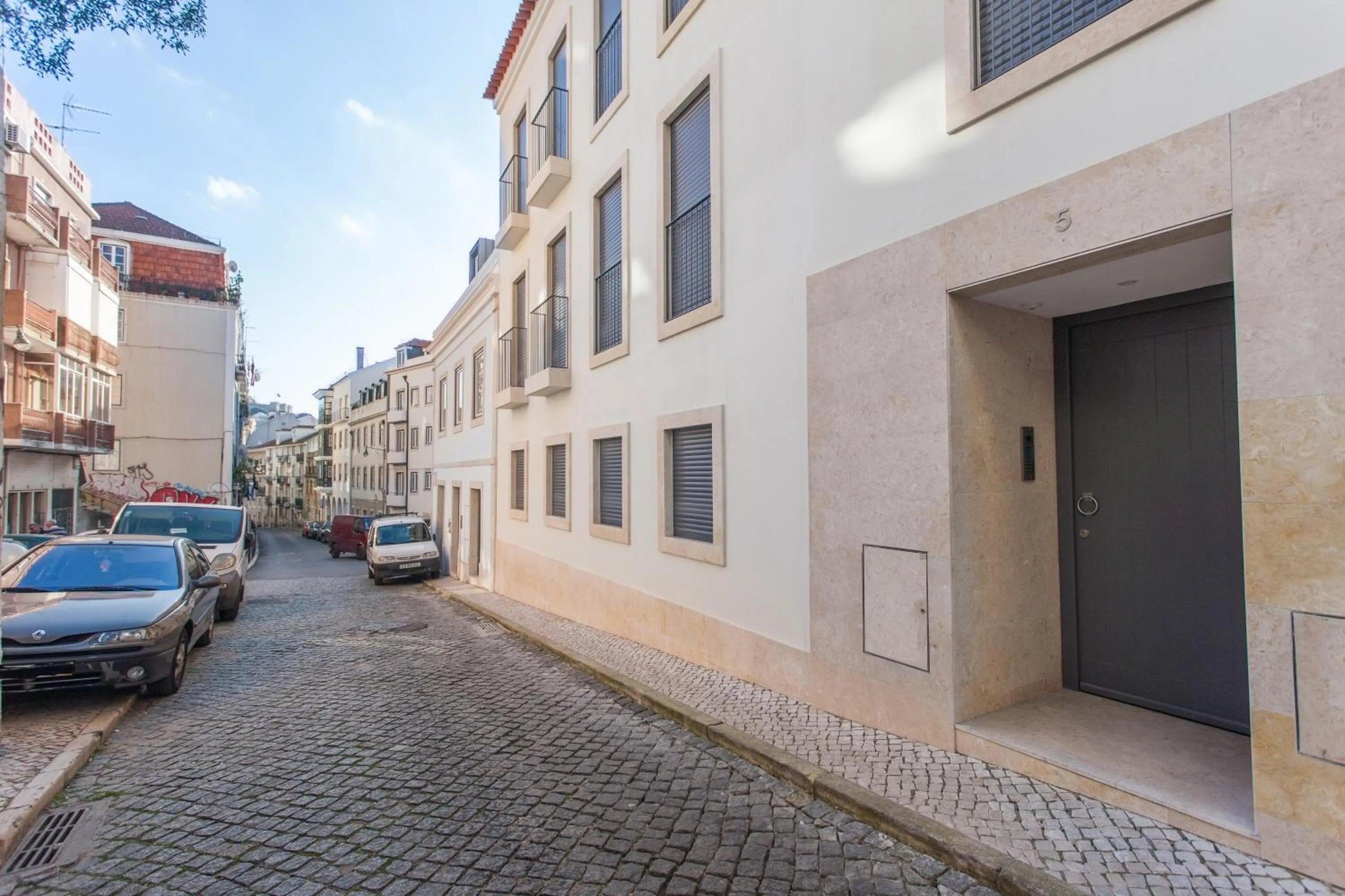 Facade/entrance in Mouraria Blue Three-Bedroom Apartment w/ Parking - by LU Holidays