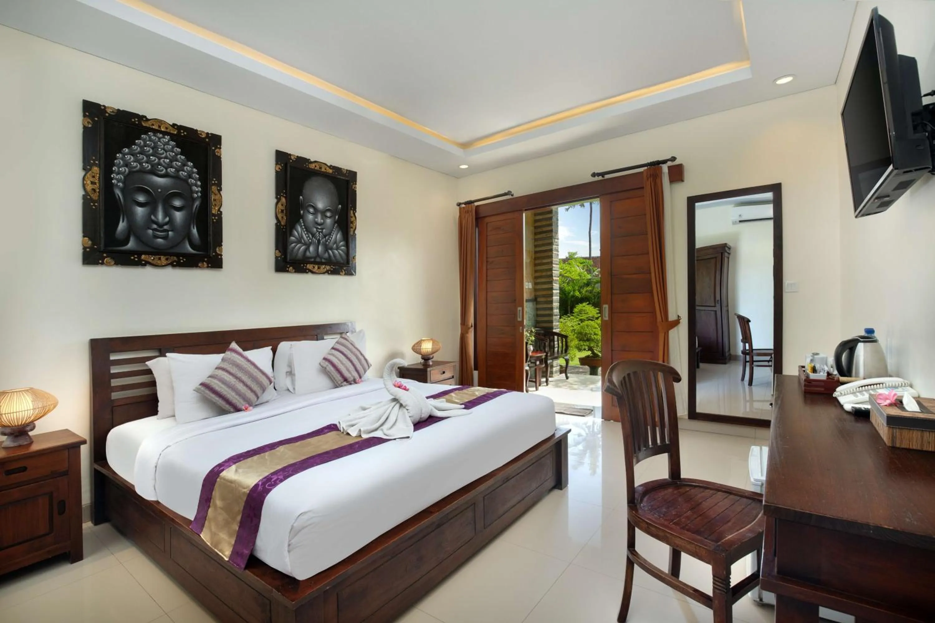Photo of the whole room, Bed in Hotel Arsa Santhi Nusa Penida
