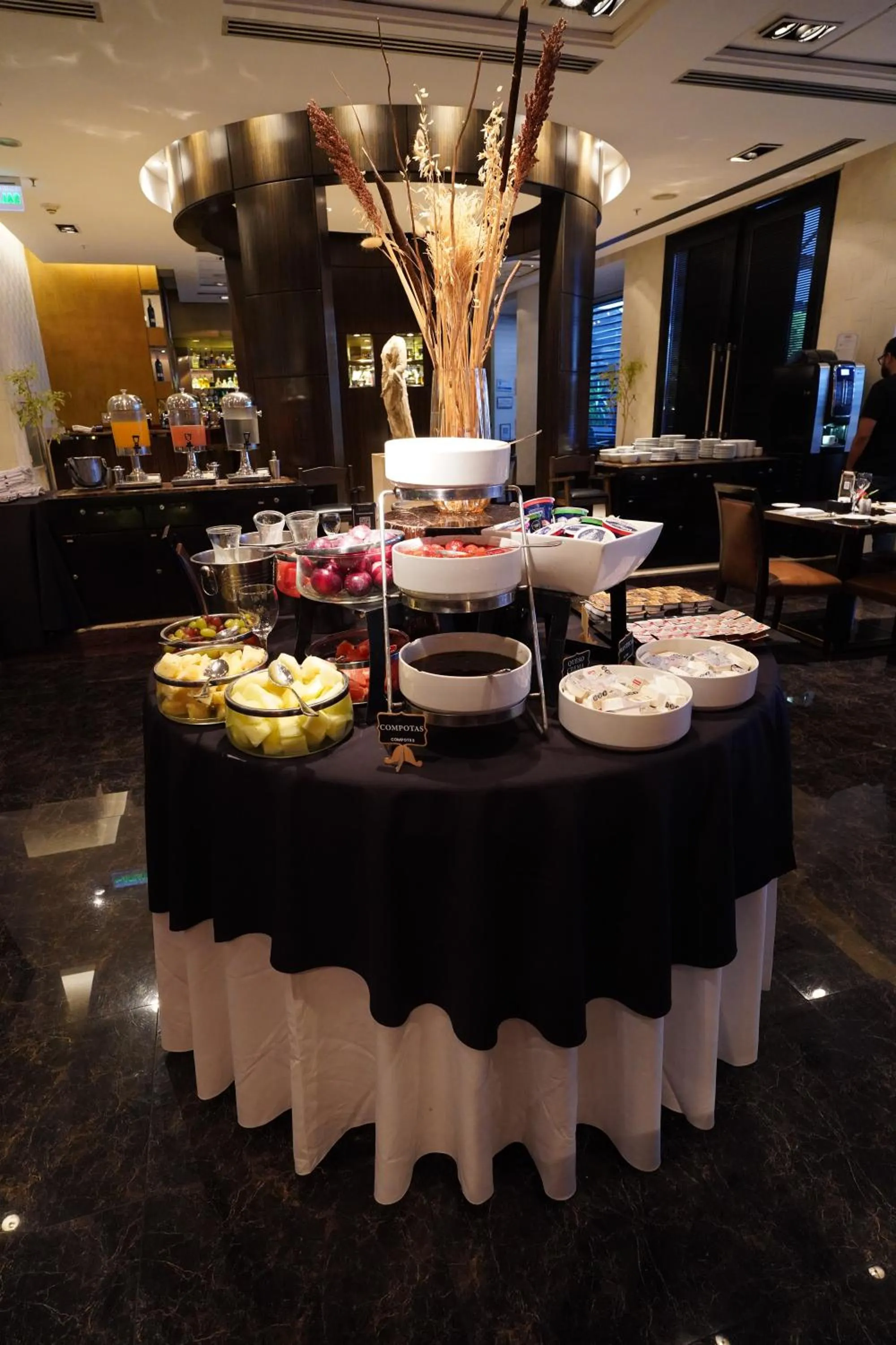 Restaurant/places to eat in Regal Pacific Puerto Madero