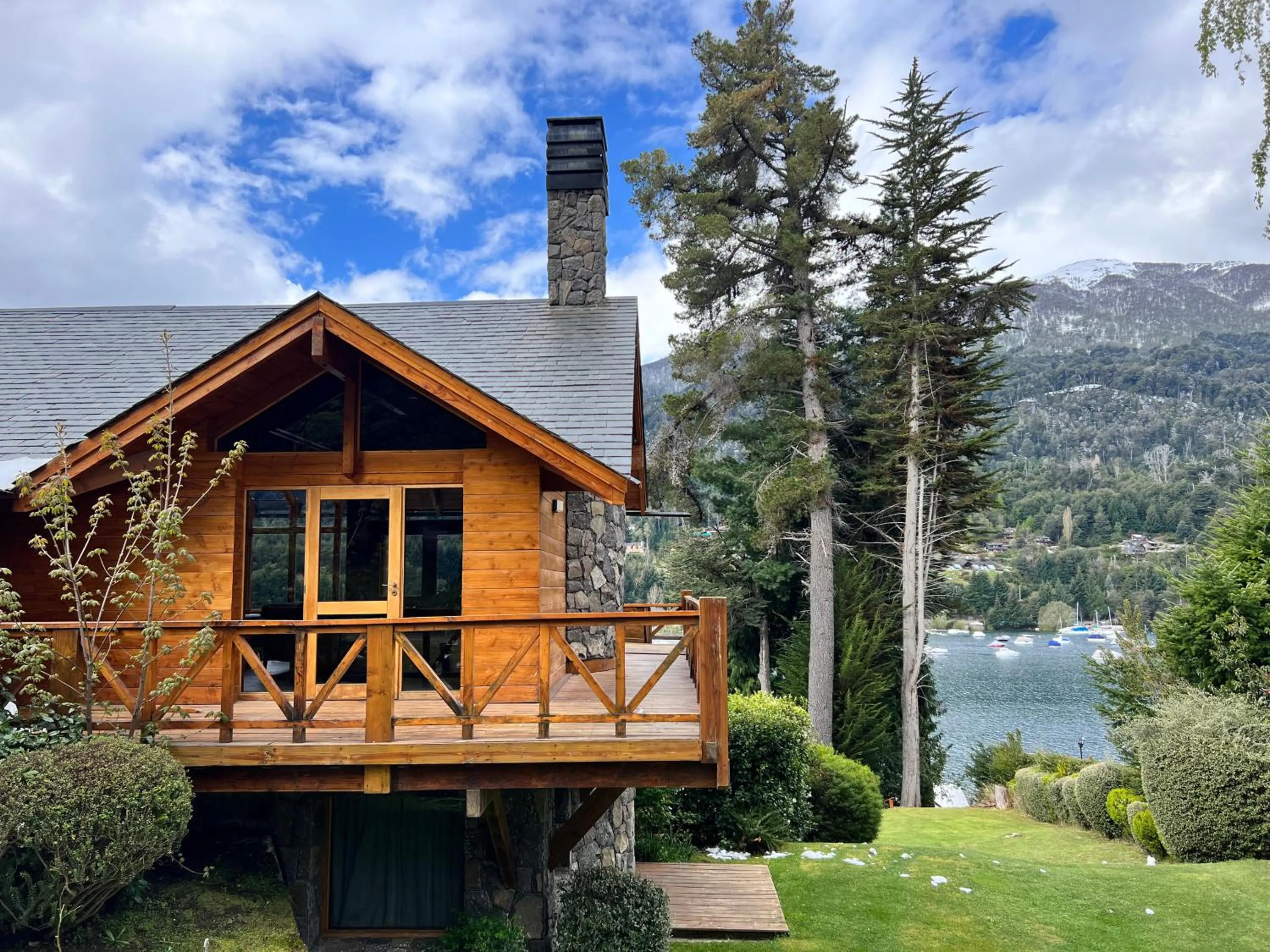 Property building in El Muelle by DOT Boutique