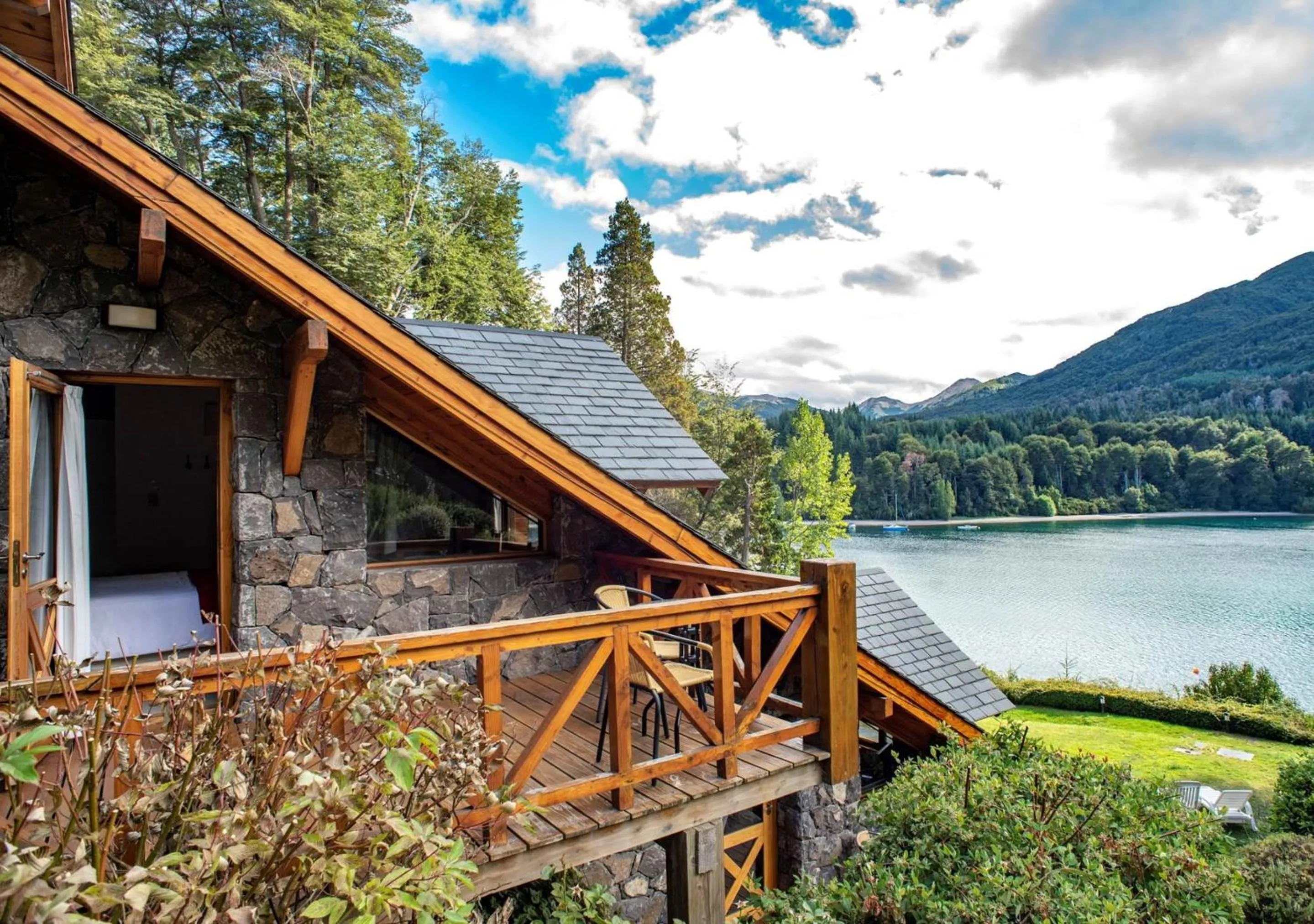 Lake view in El Muelle by DOT Boutique