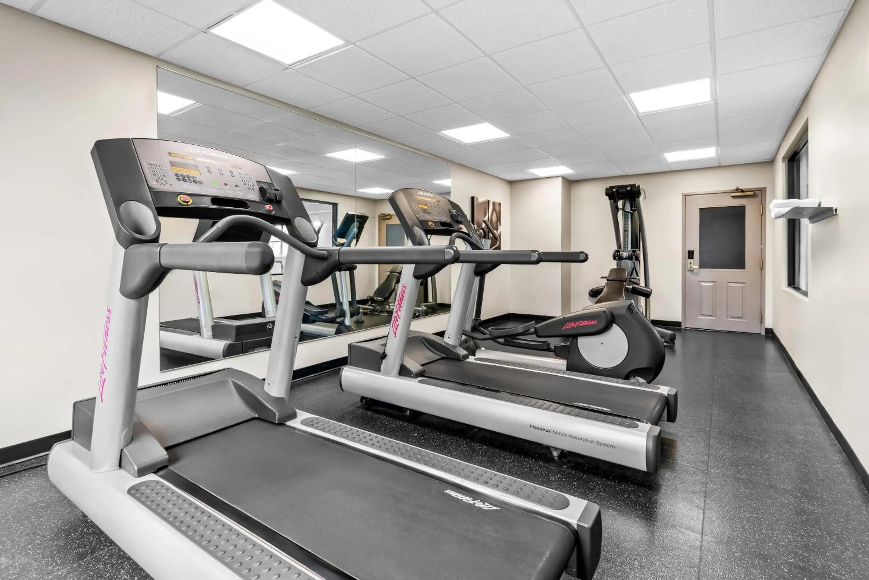 Fitness centre/facilities in Country Inn & Suites by Radisson, Chambersburg, PA