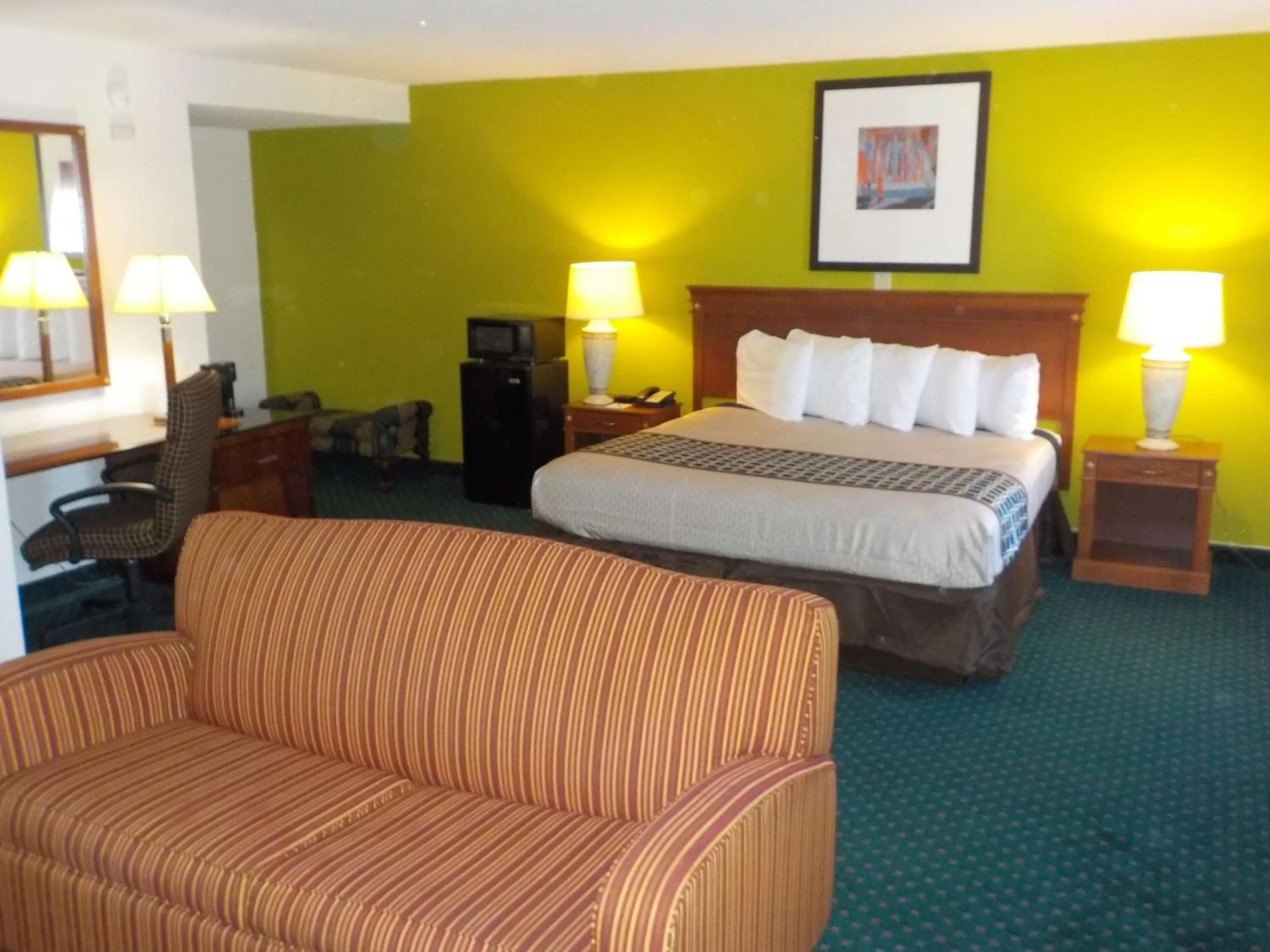 Bedroom in Sonesta Essential Augusta