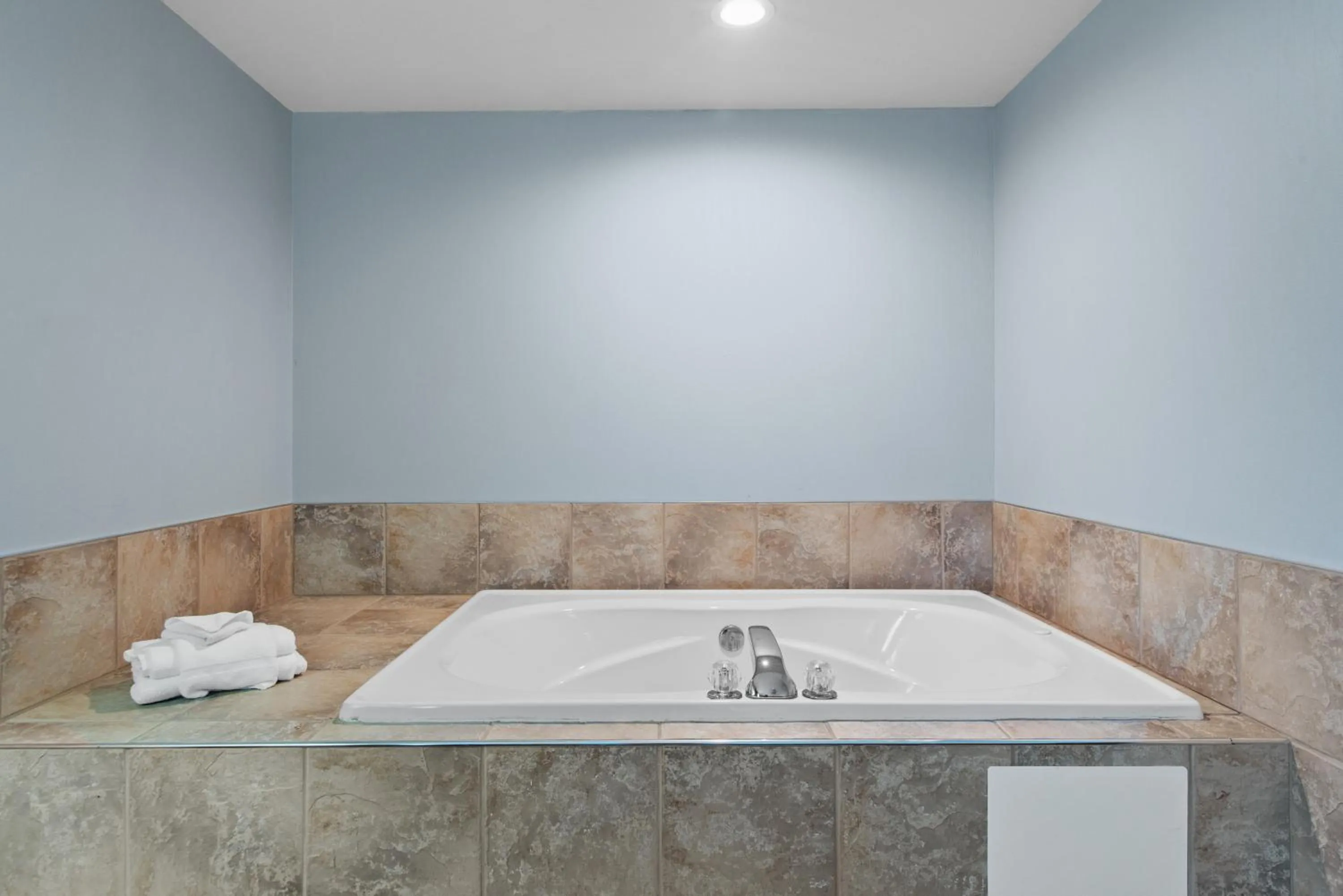 Elevation Inn & Suites, Trademark Collection by Wyndham