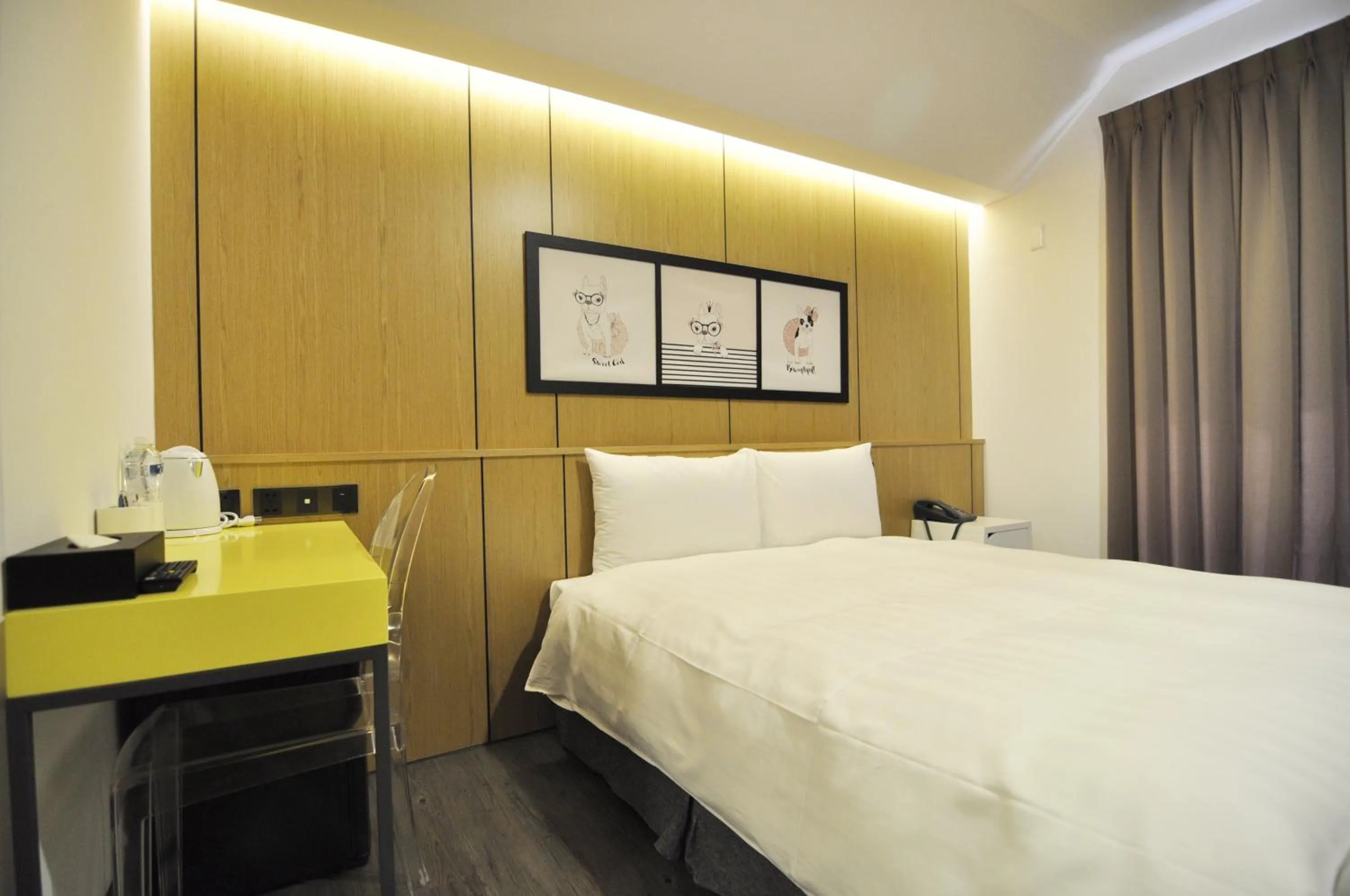 Photo of the whole room, Bed in 逢甲25行館Fengjia 25 Hotel