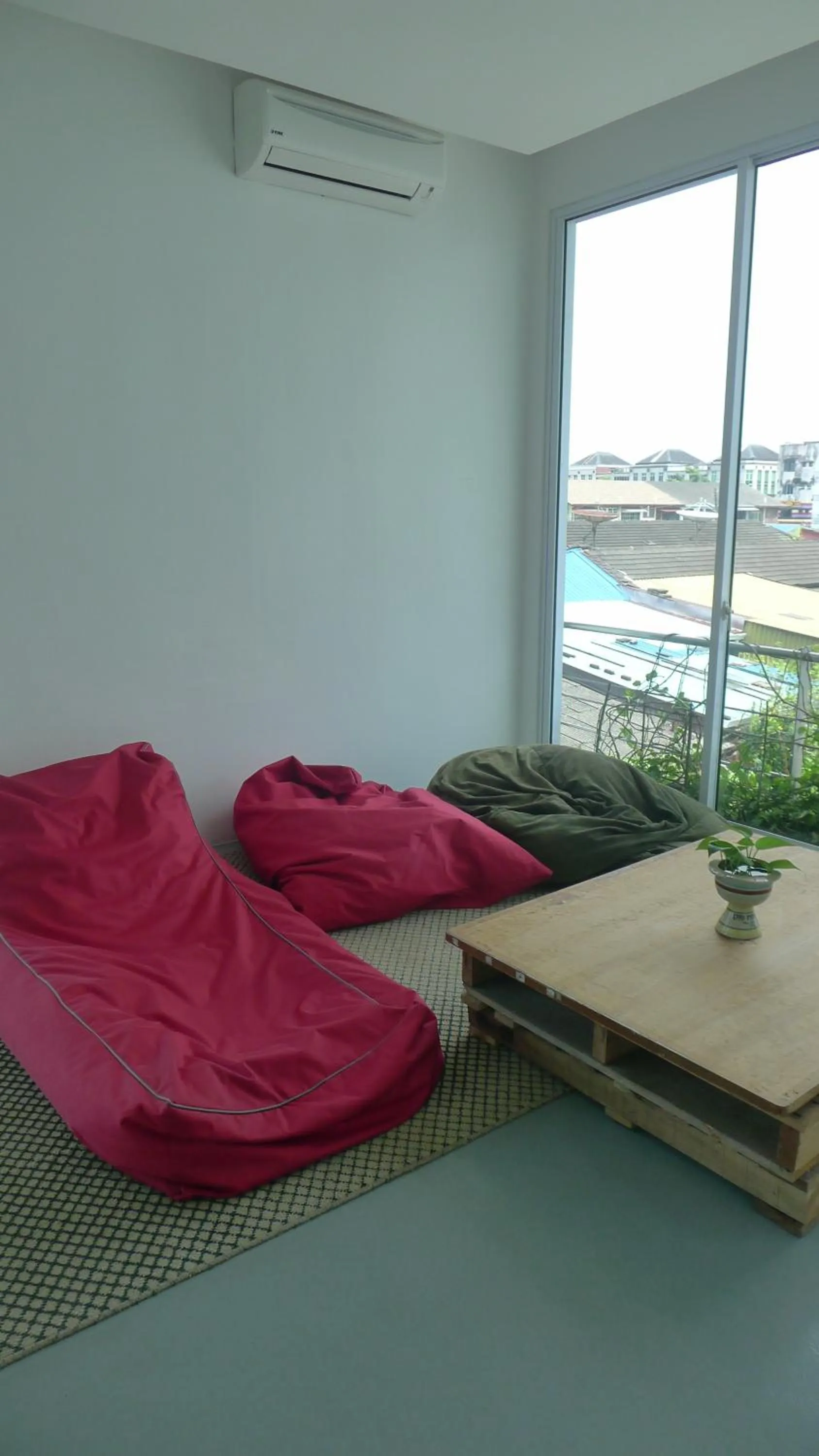 Day in Wesberly Apartments