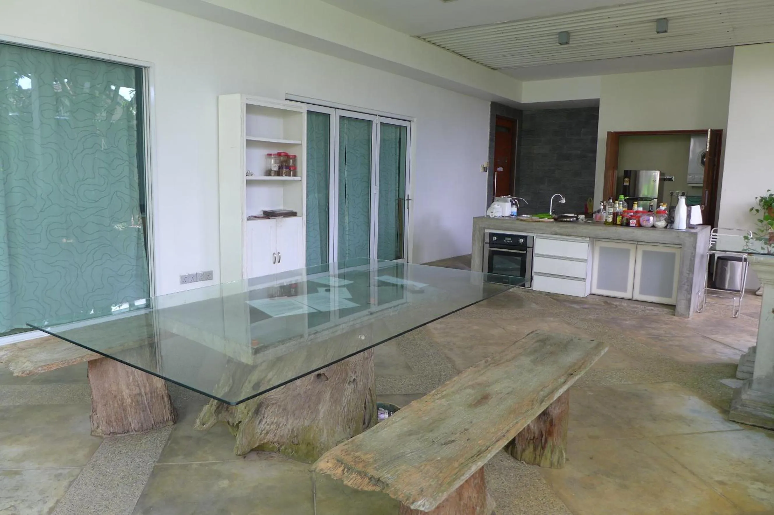 Kitchen or kitchenette in Wesberly Apartments