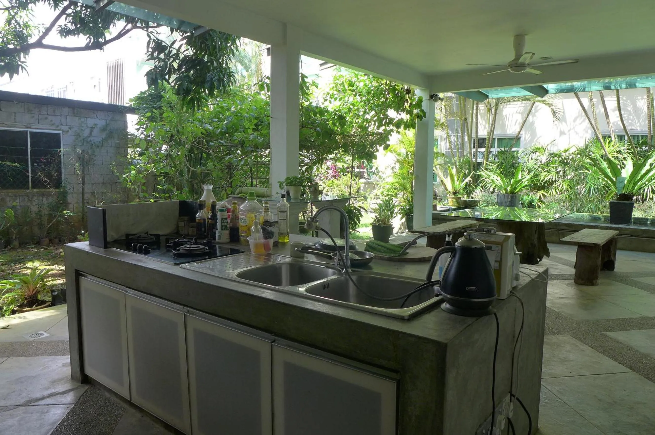 Kitchen or kitchenette in Wesberly Apartments