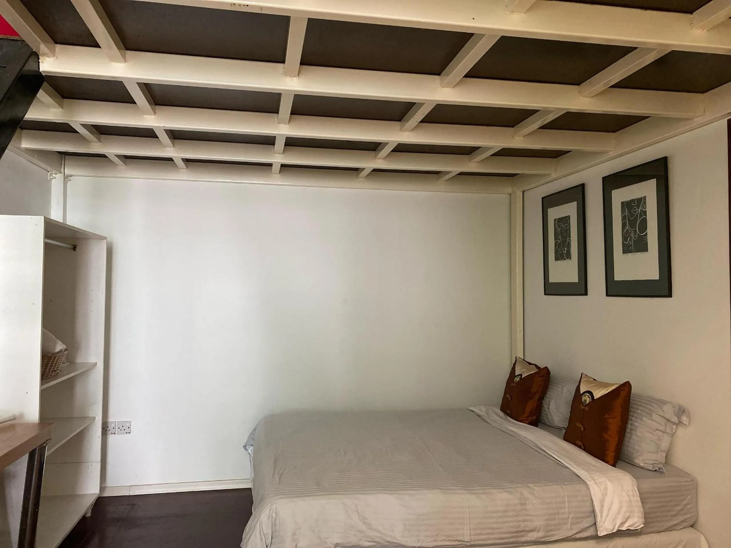 Bedroom, Bed in Wesberly Apartments