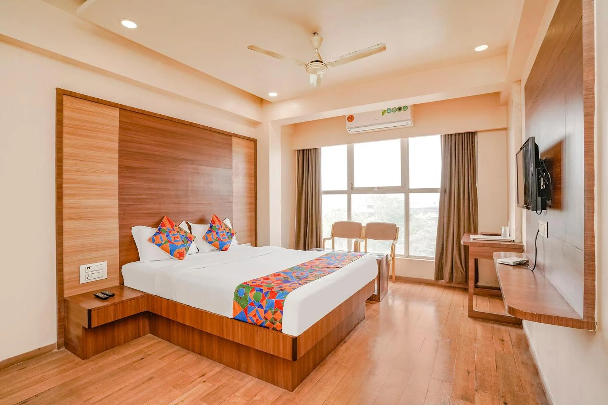 Communal lounge/ TV room in Hotel Mahadev Residency - Dapode, Bhiwandi