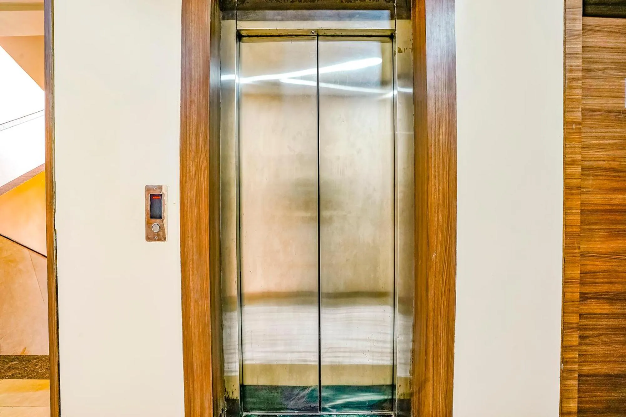 elevator in Hotel Mahadev Residency - Dapode, Bhiwandi