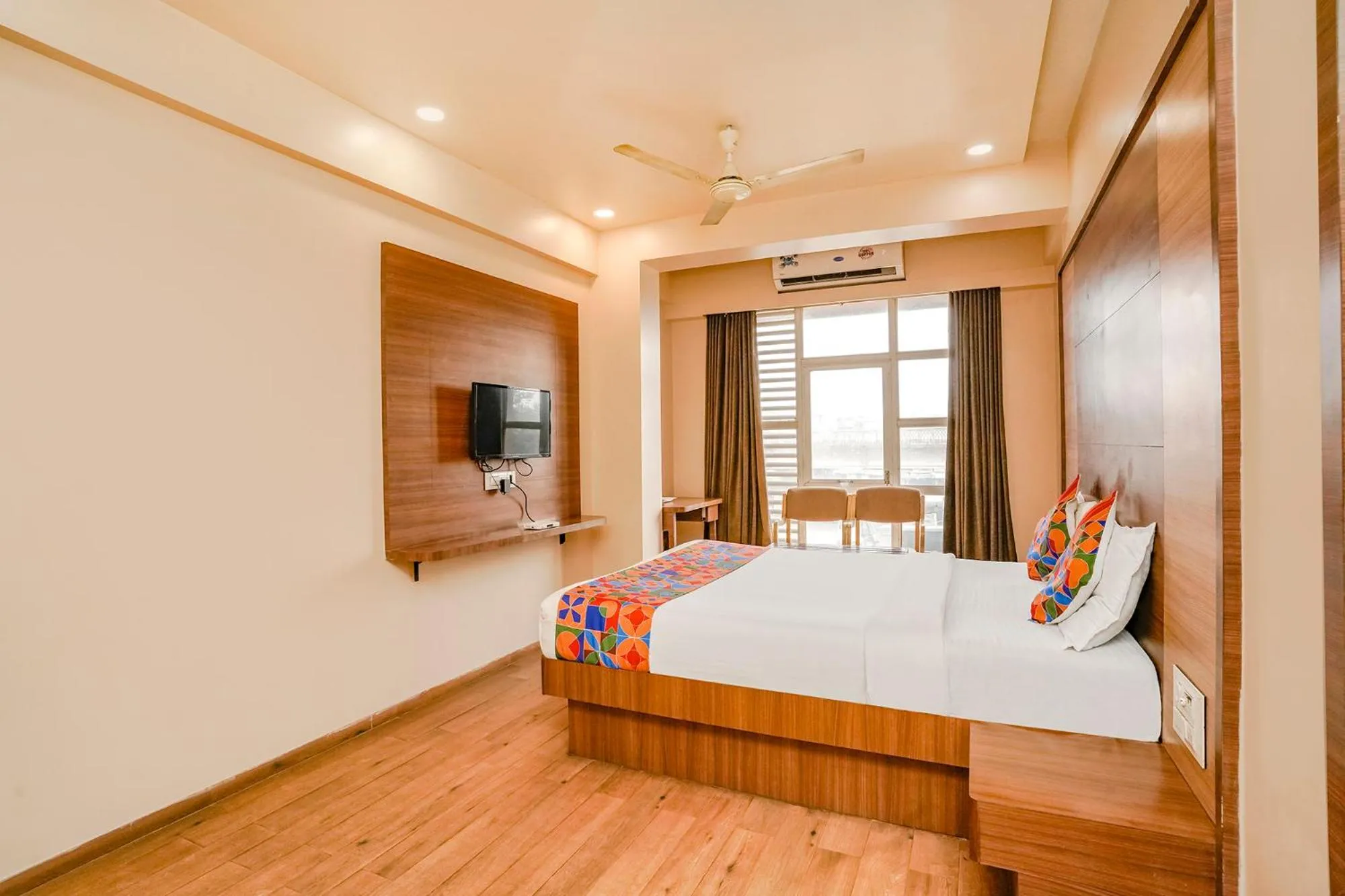 TV and multimedia in Hotel Mahadev Residency - Dapode, Bhiwandi