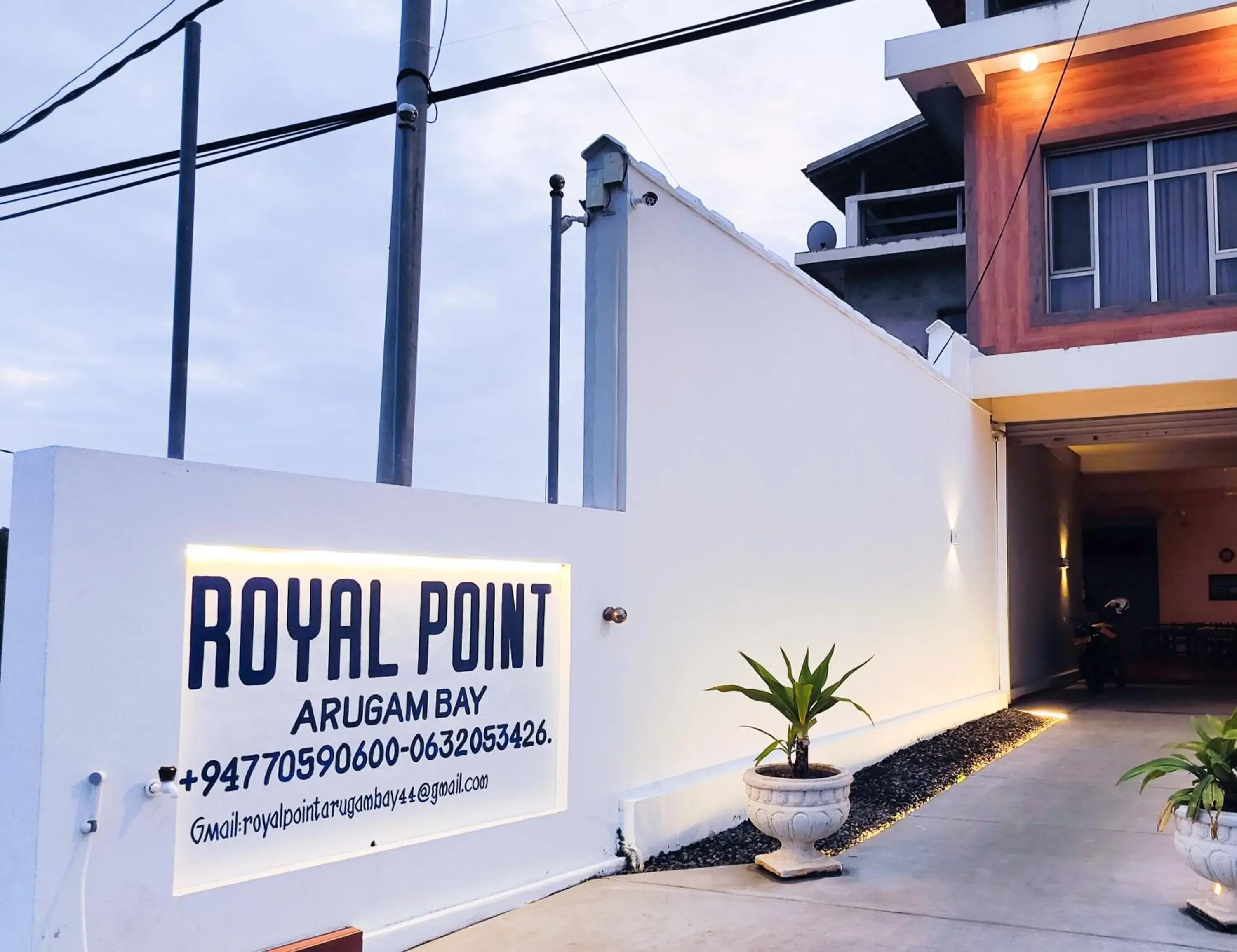 Royal Point Arugambay Royal Point Arugambay