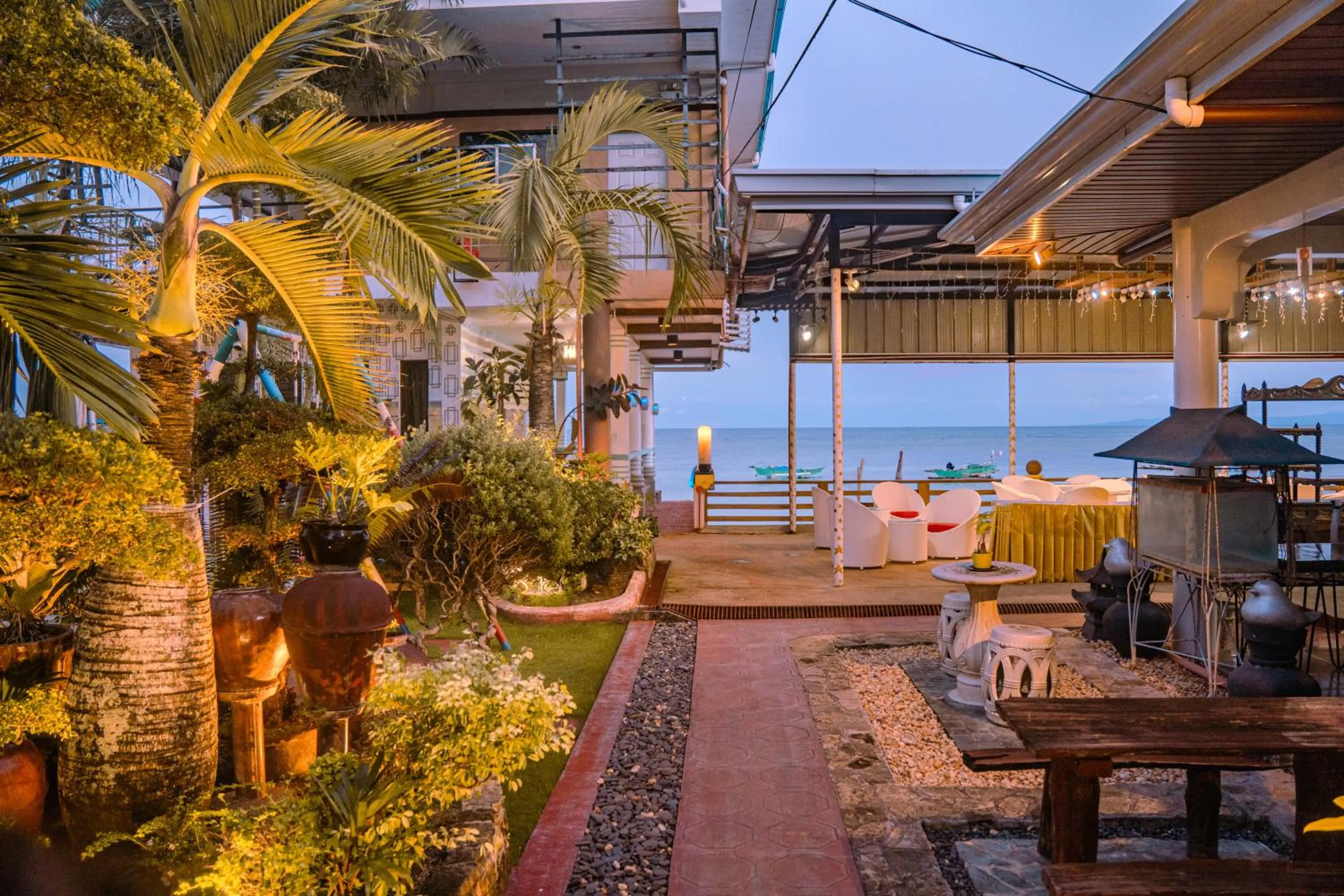 L & M Hearthstones Lodge