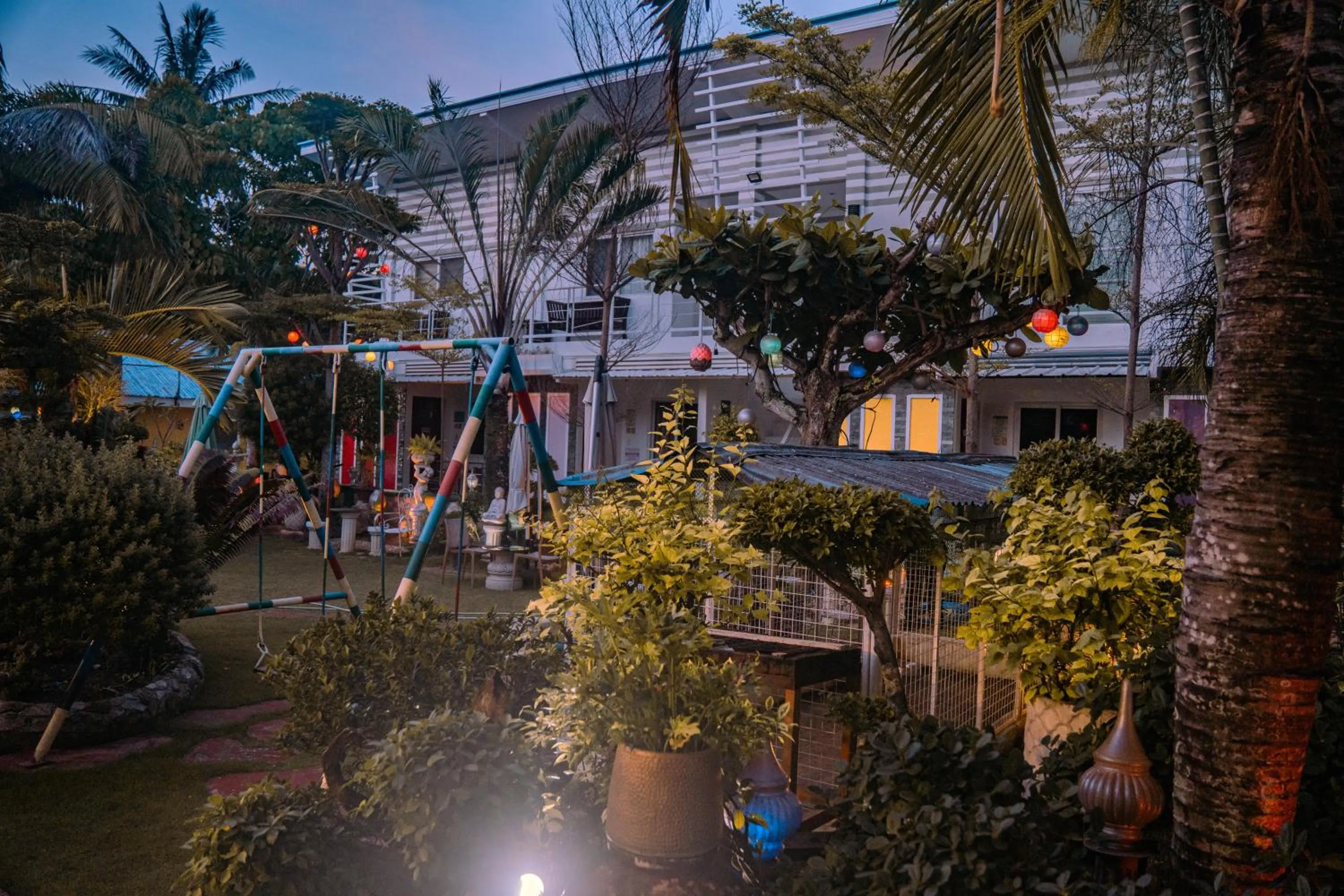 L & M Hearthstones Lodge