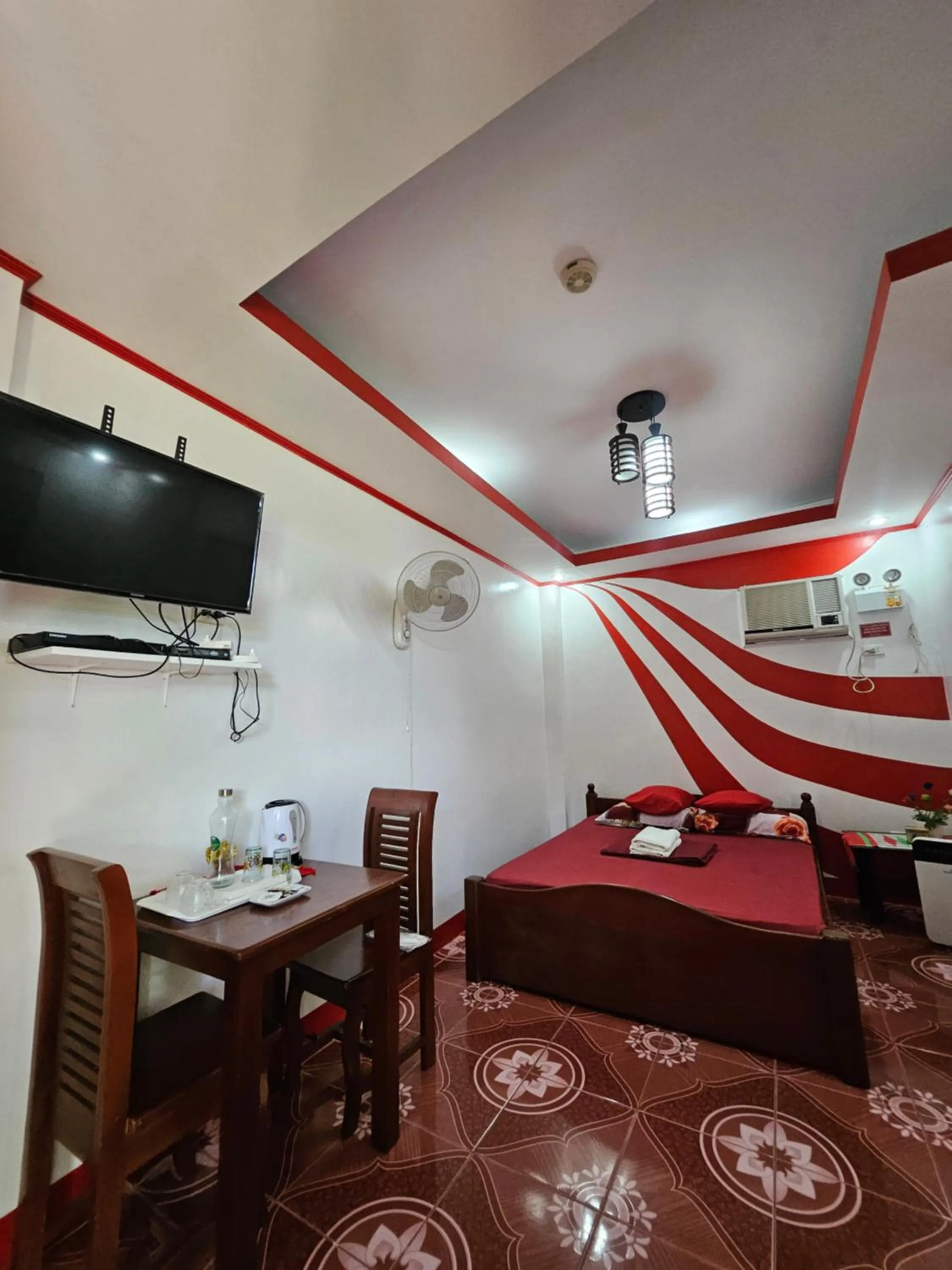 Bed in L & M Hearthstones Lodge