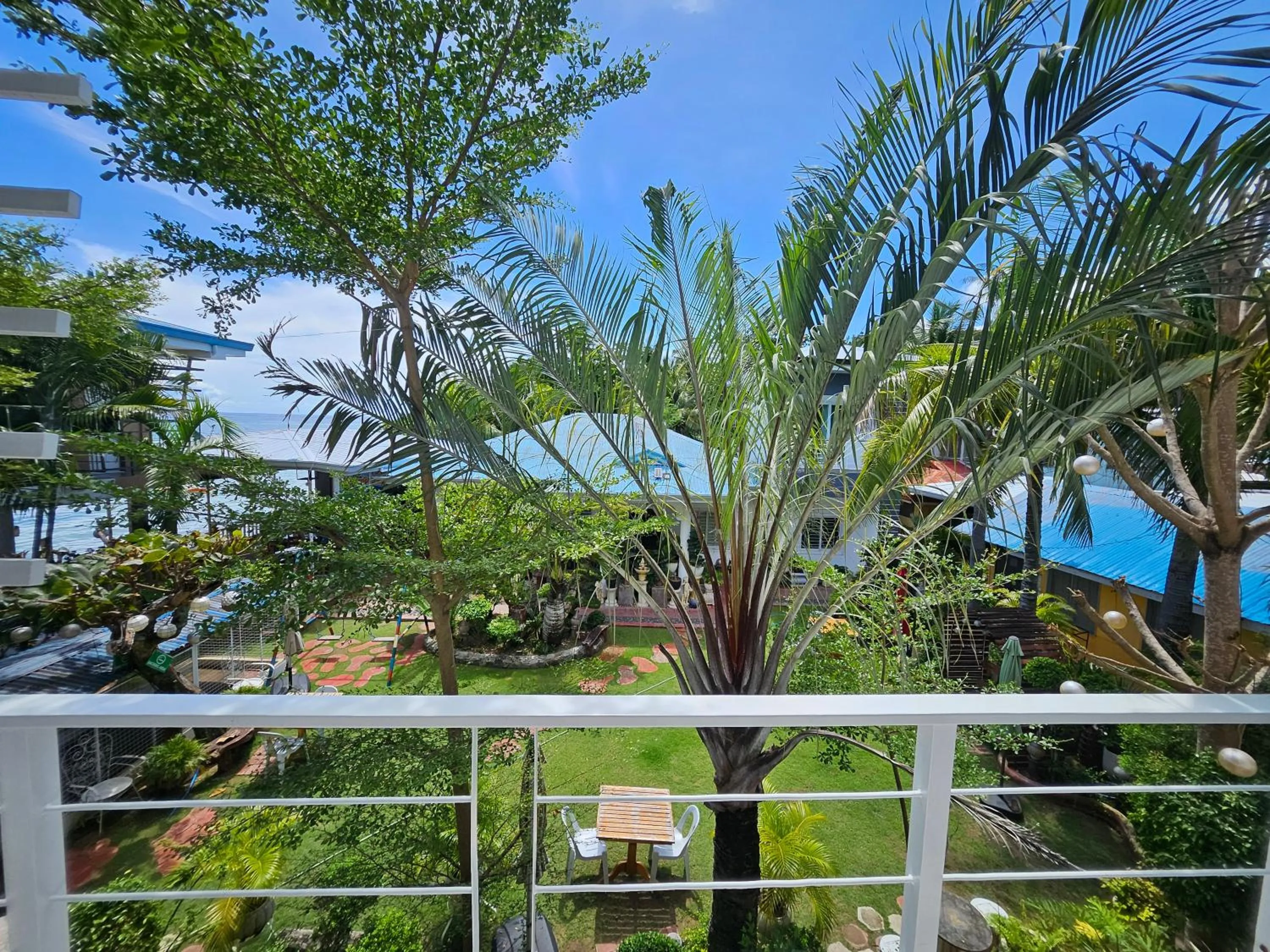 L & M Hearthstones Lodge