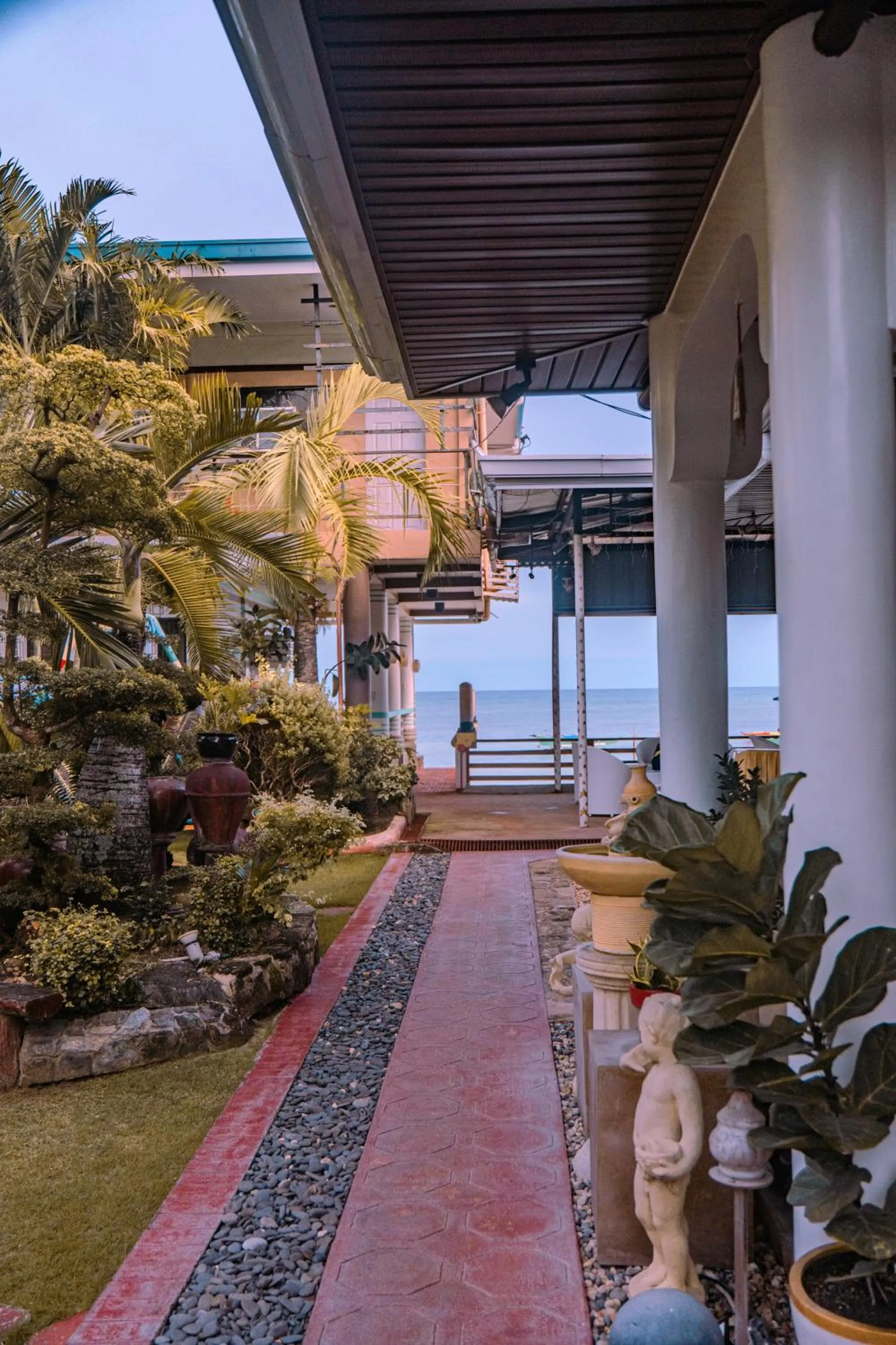 L & M Hearthstones Lodge