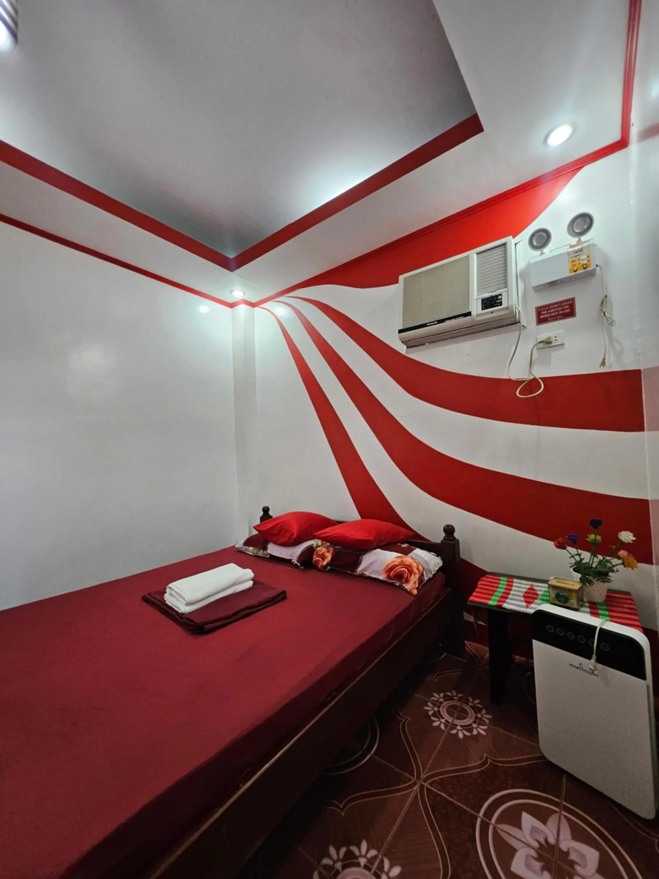 Bed in L & M Hearthstones Lodge