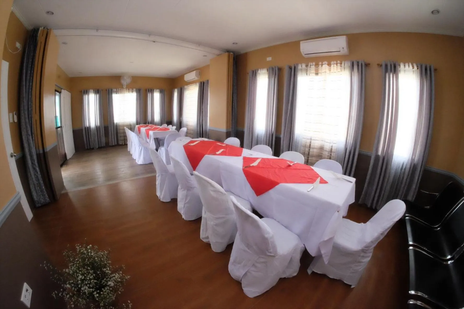 Business facilities in L & M Hearthstones Lodge