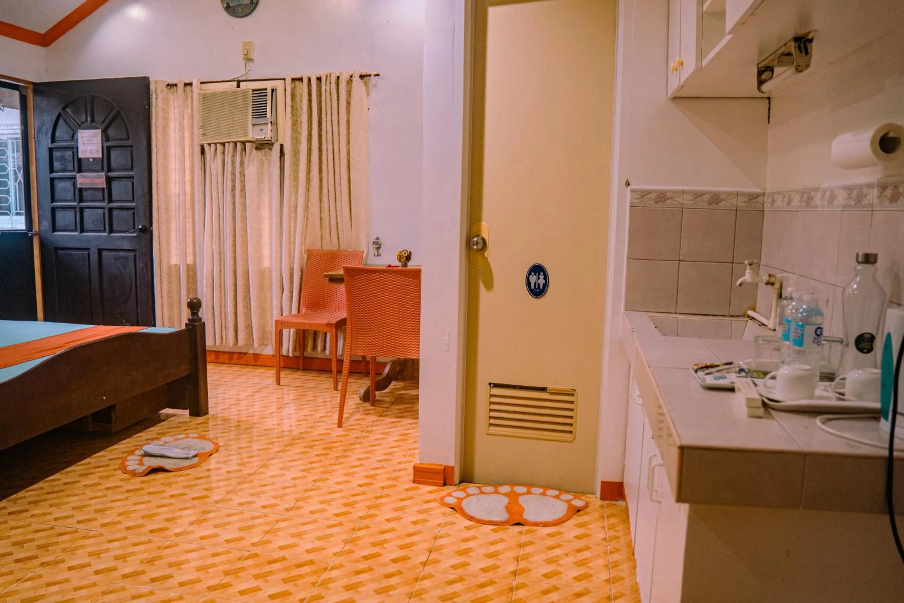 Bed in L & M Hearthstones Lodge