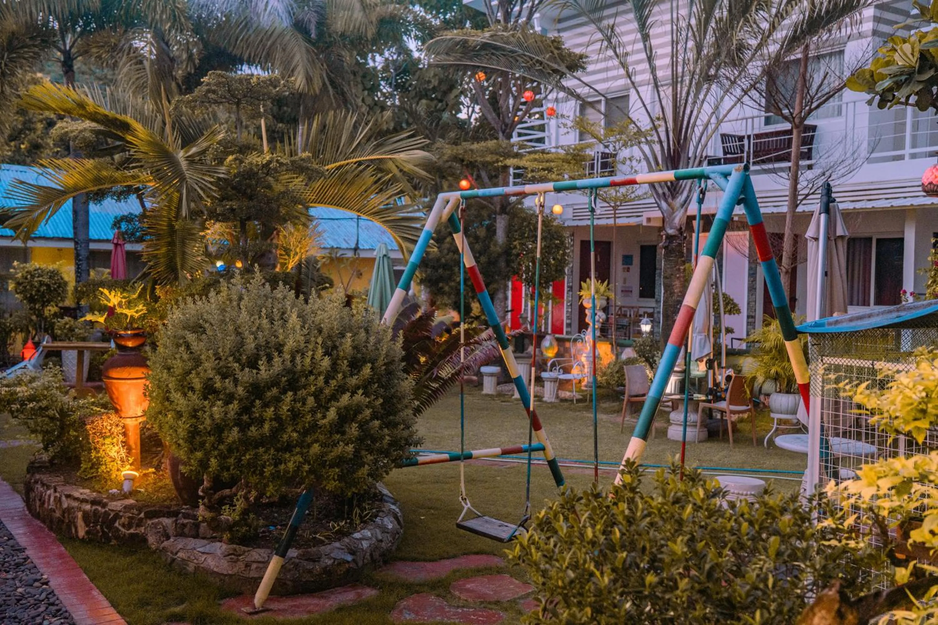 L & M Hearthstones Lodge