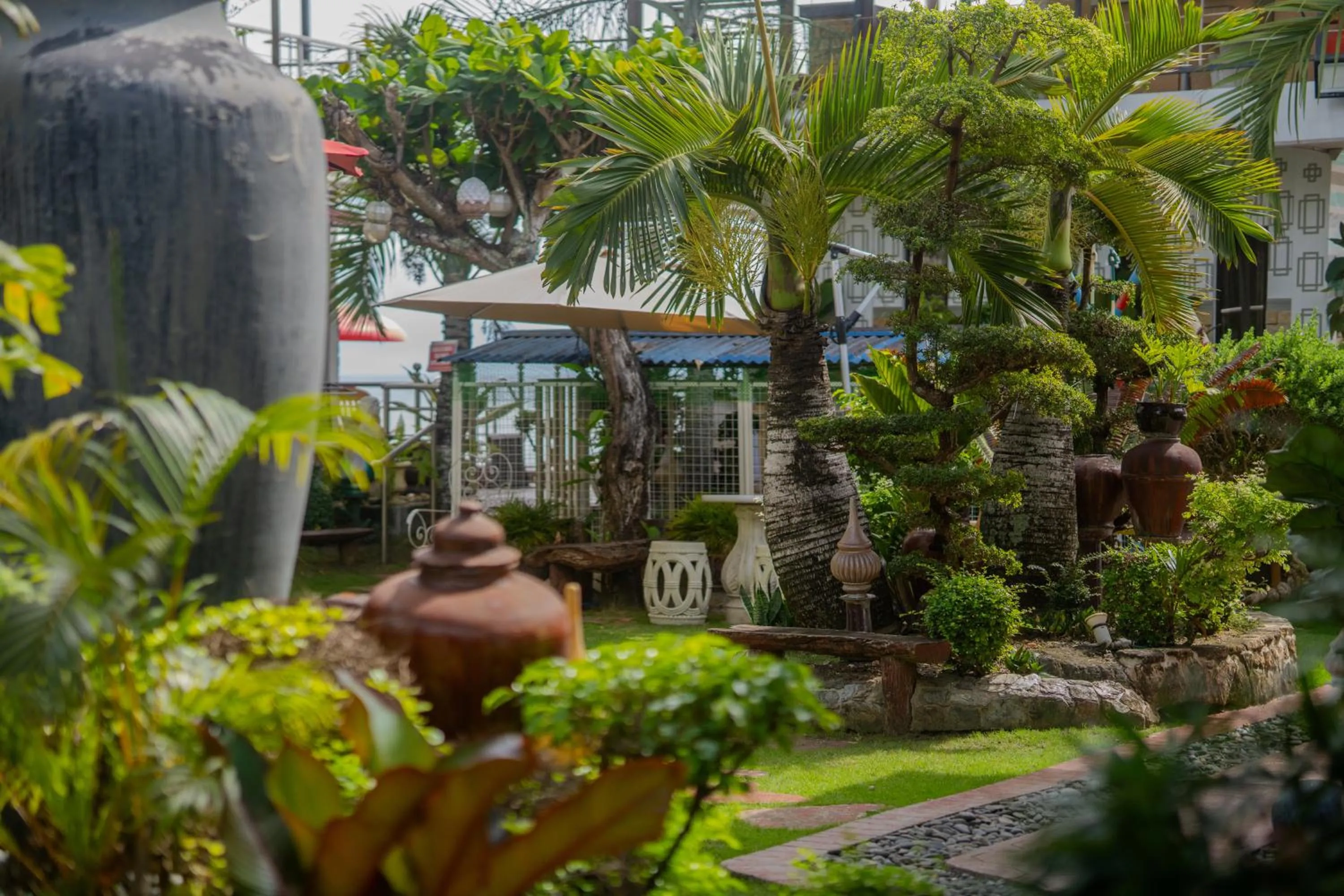 L & M Hearthstones Lodge