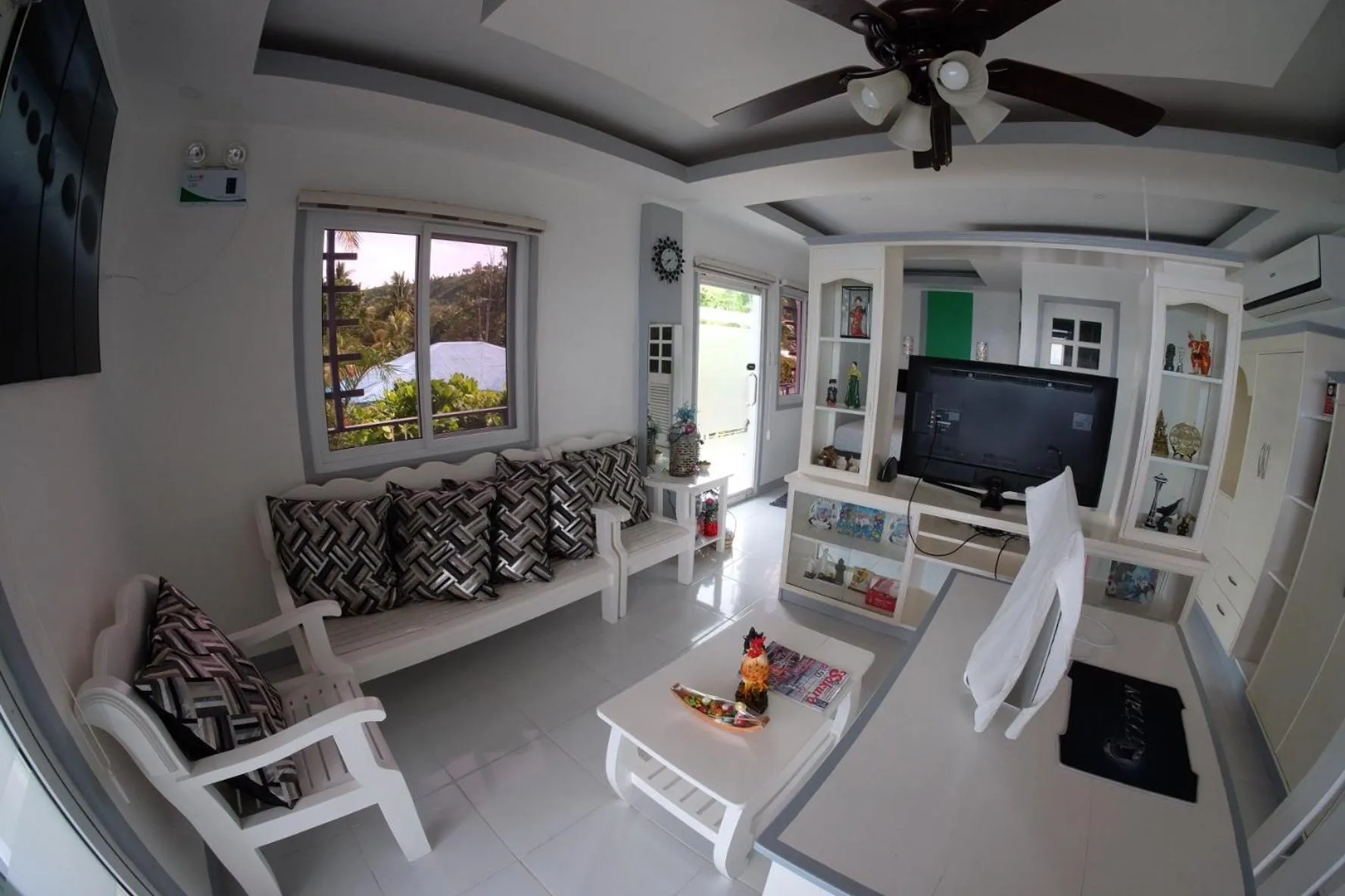 Living room in L & M Hearthstones Lodge