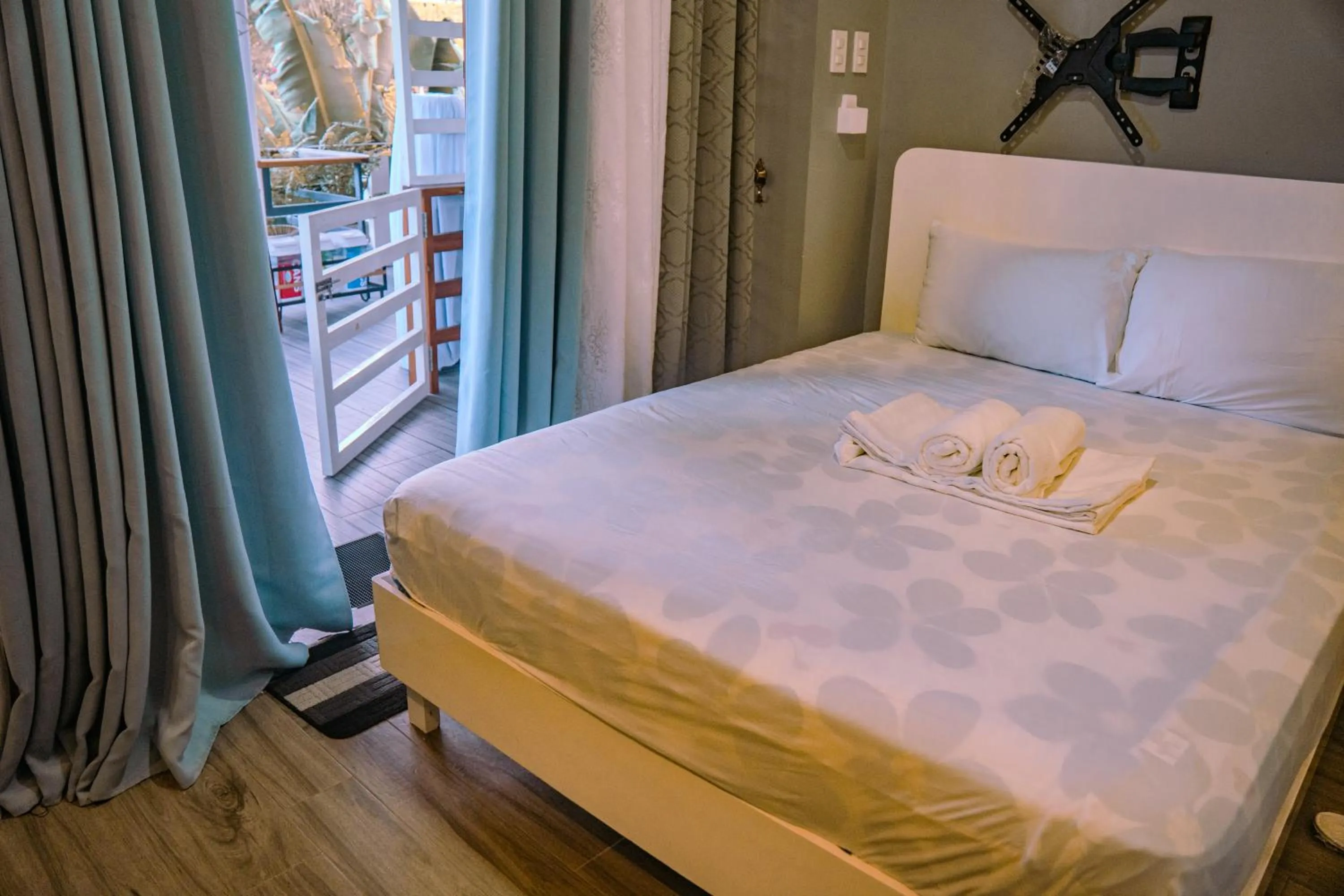 Bed in L & M Hearthstones Lodge