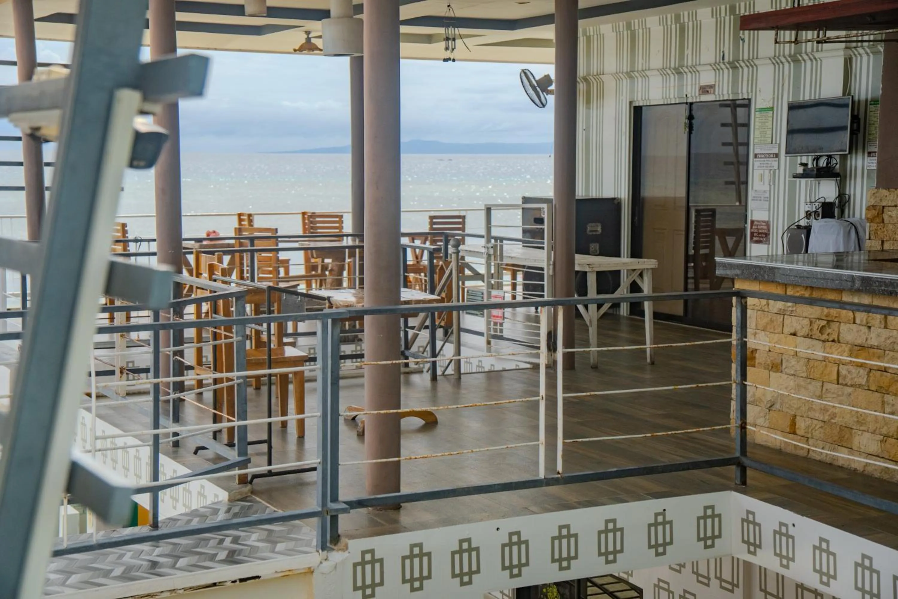 L & M Hearthstones Lodge