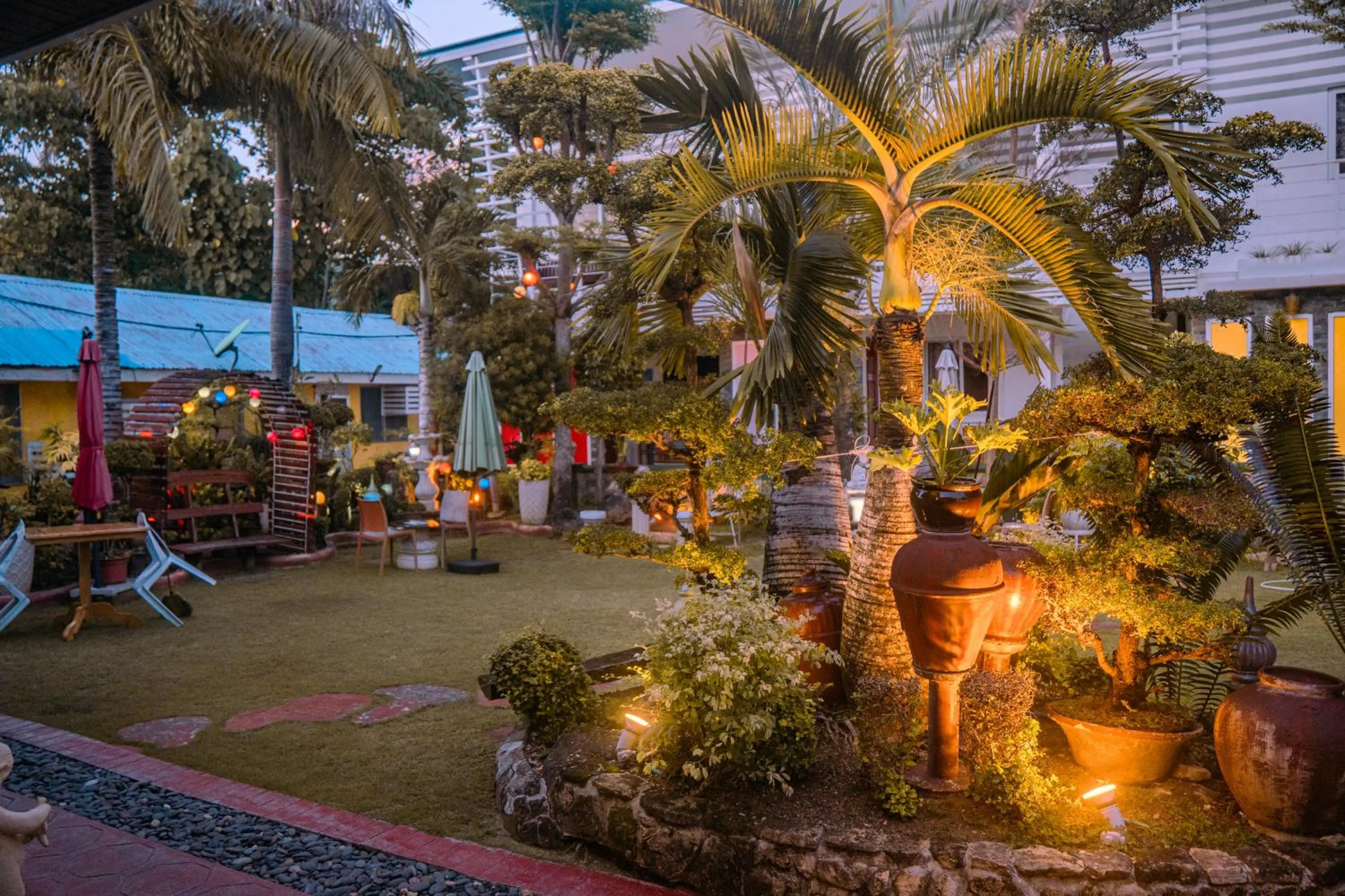 L & M Hearthstones Lodge