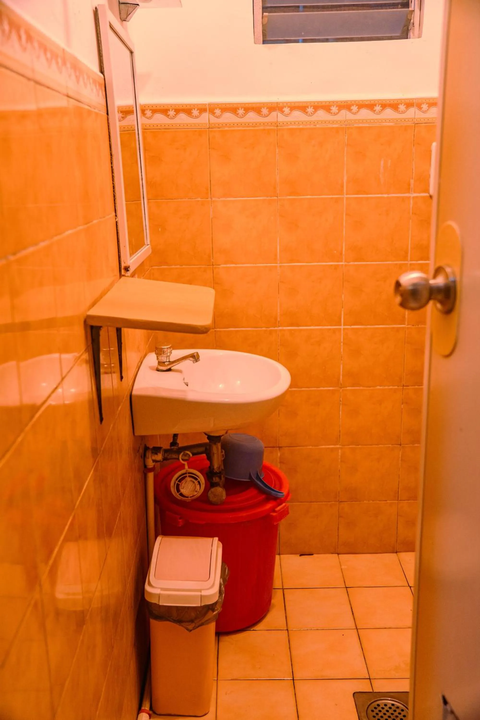 L & M Hearthstones Lodge