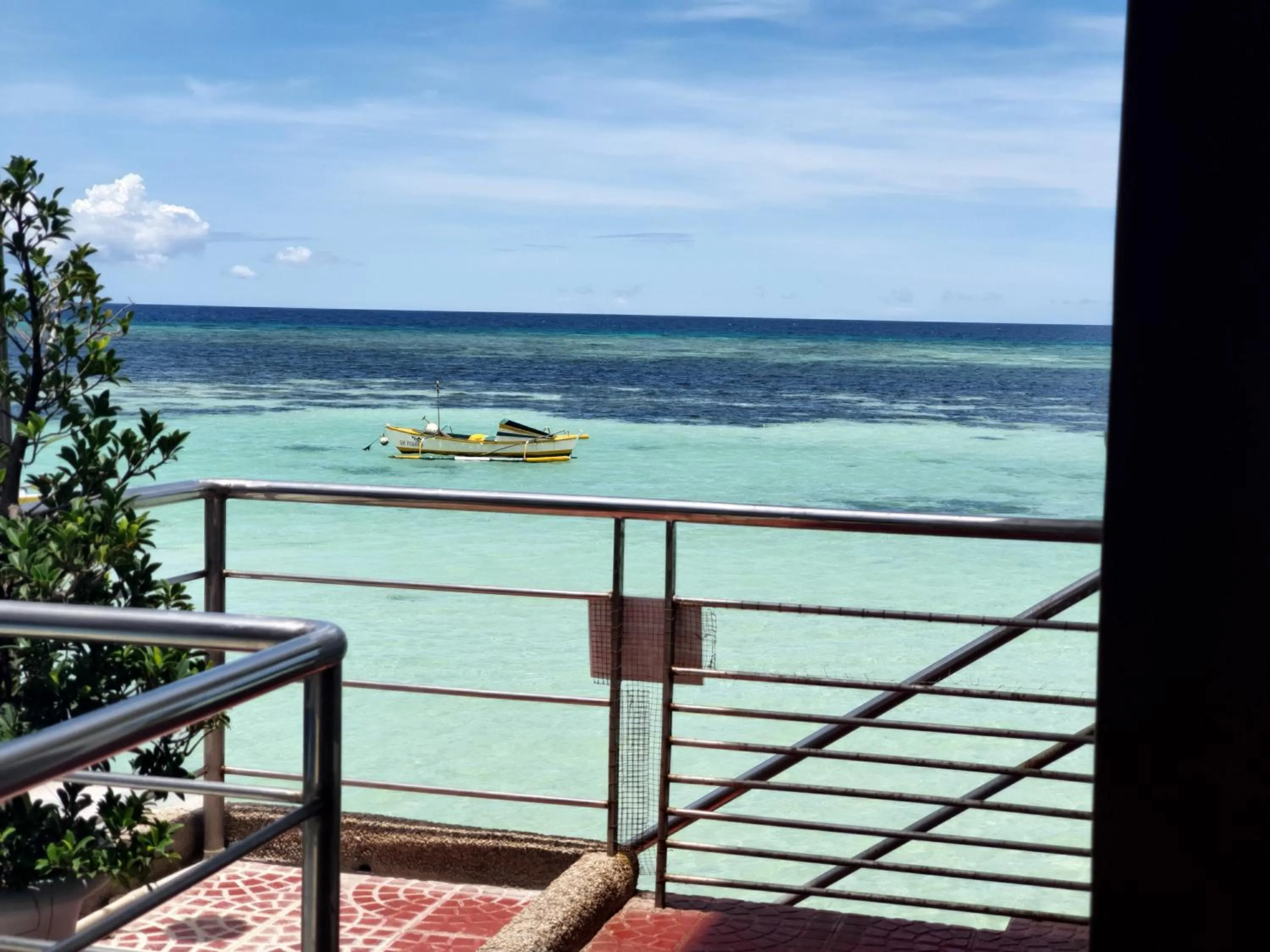 Beach in L & M Hearthstones Lodge