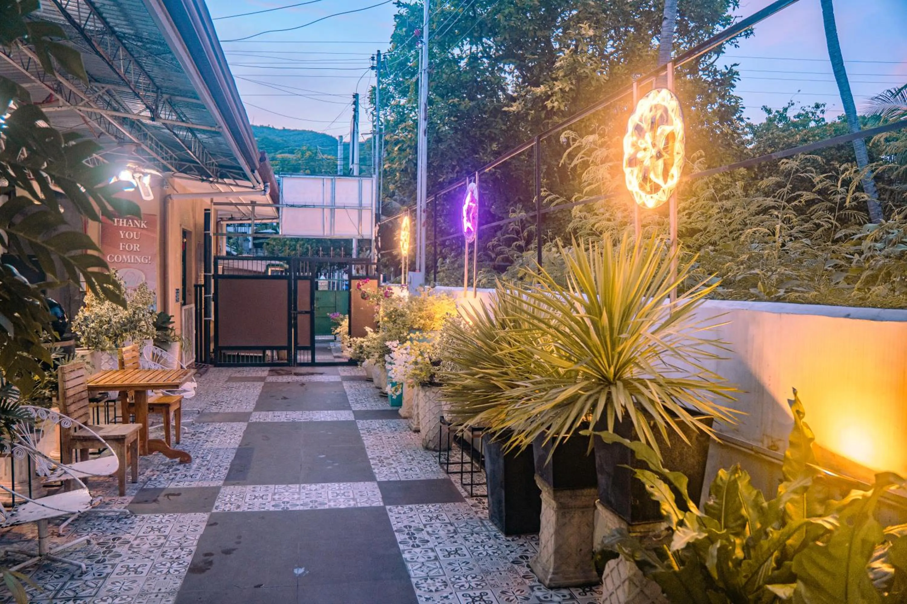 L & M Hearthstones Lodge