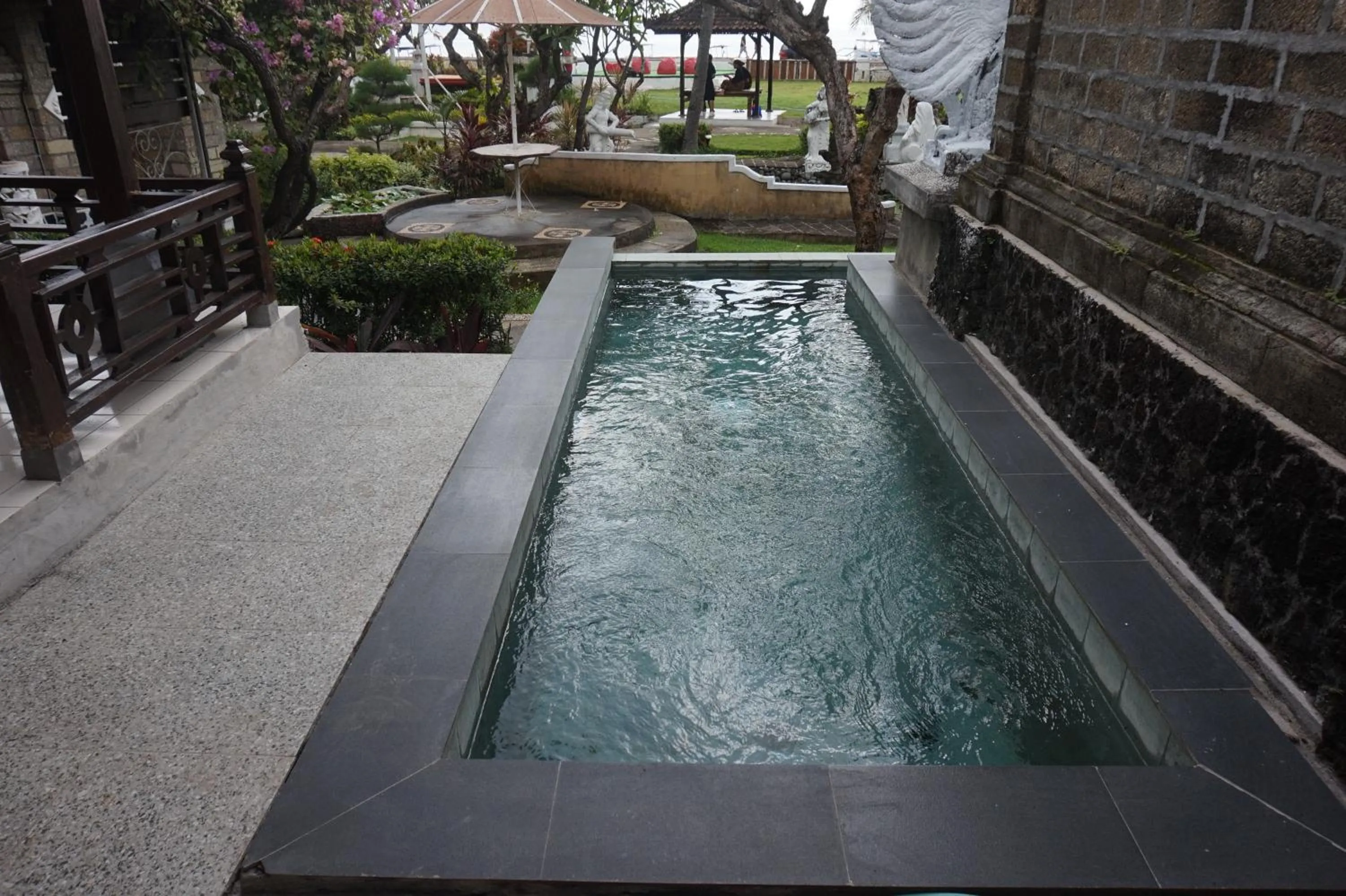 Swimming pool in Bali Taman Beach Resort & Spa Lovina