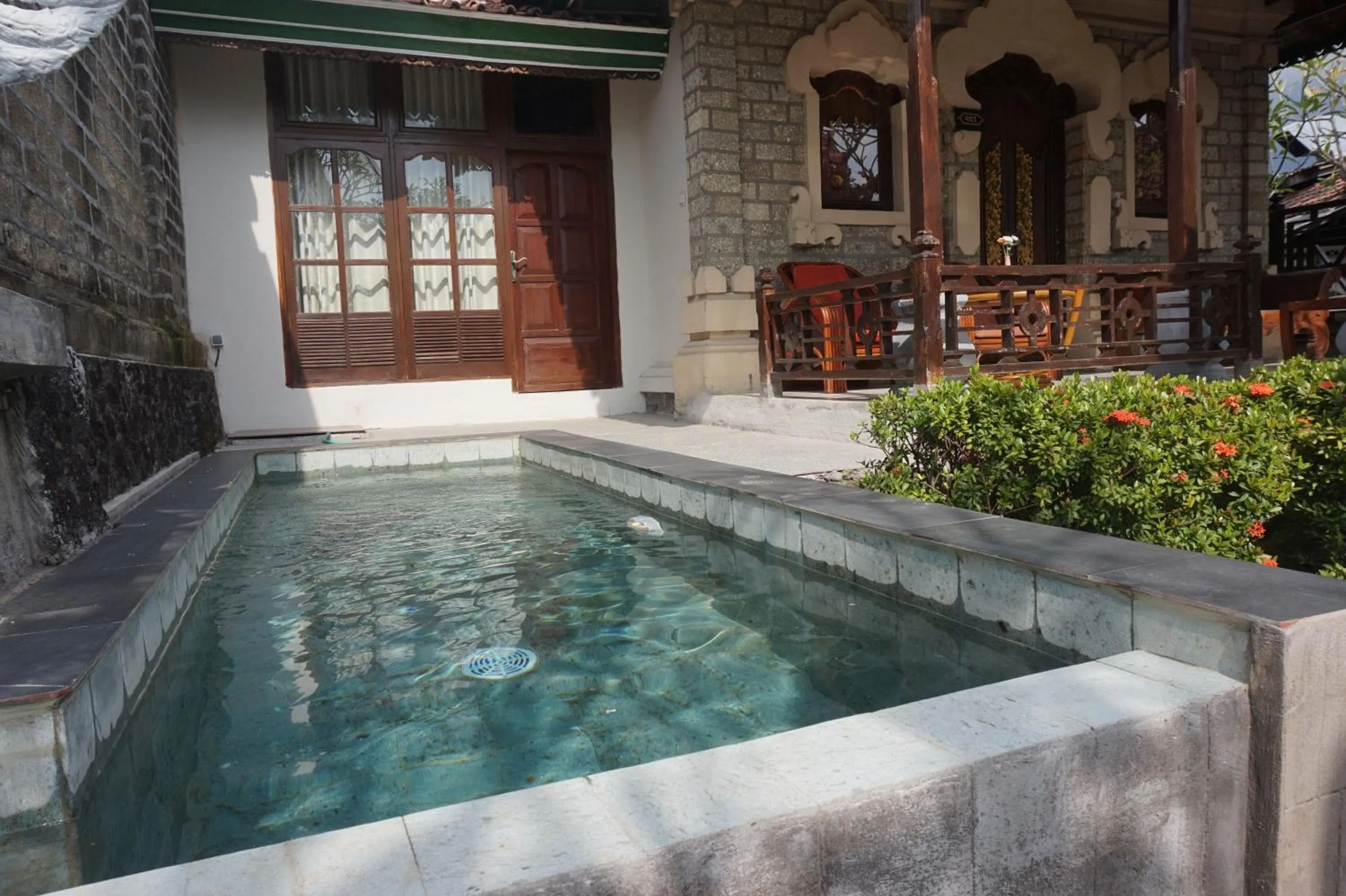 Swimming pool in Bali Taman Beach Resort & Spa Lovina