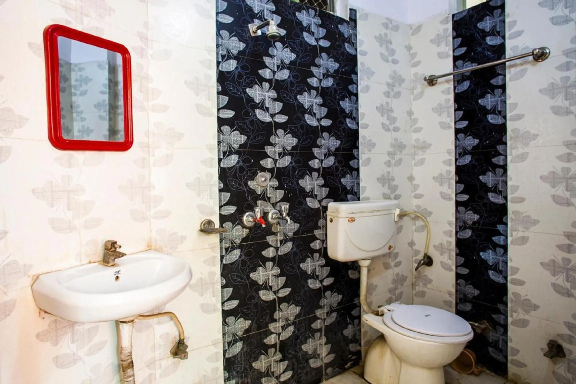 Toilet in Hotel New City Inn