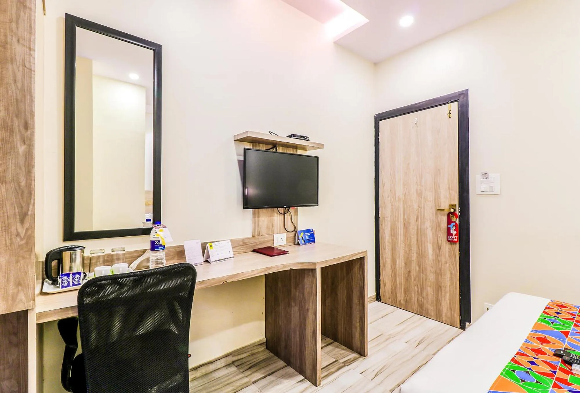 Bed in FabHotel Aksa International - Nr Mumbai International Airport