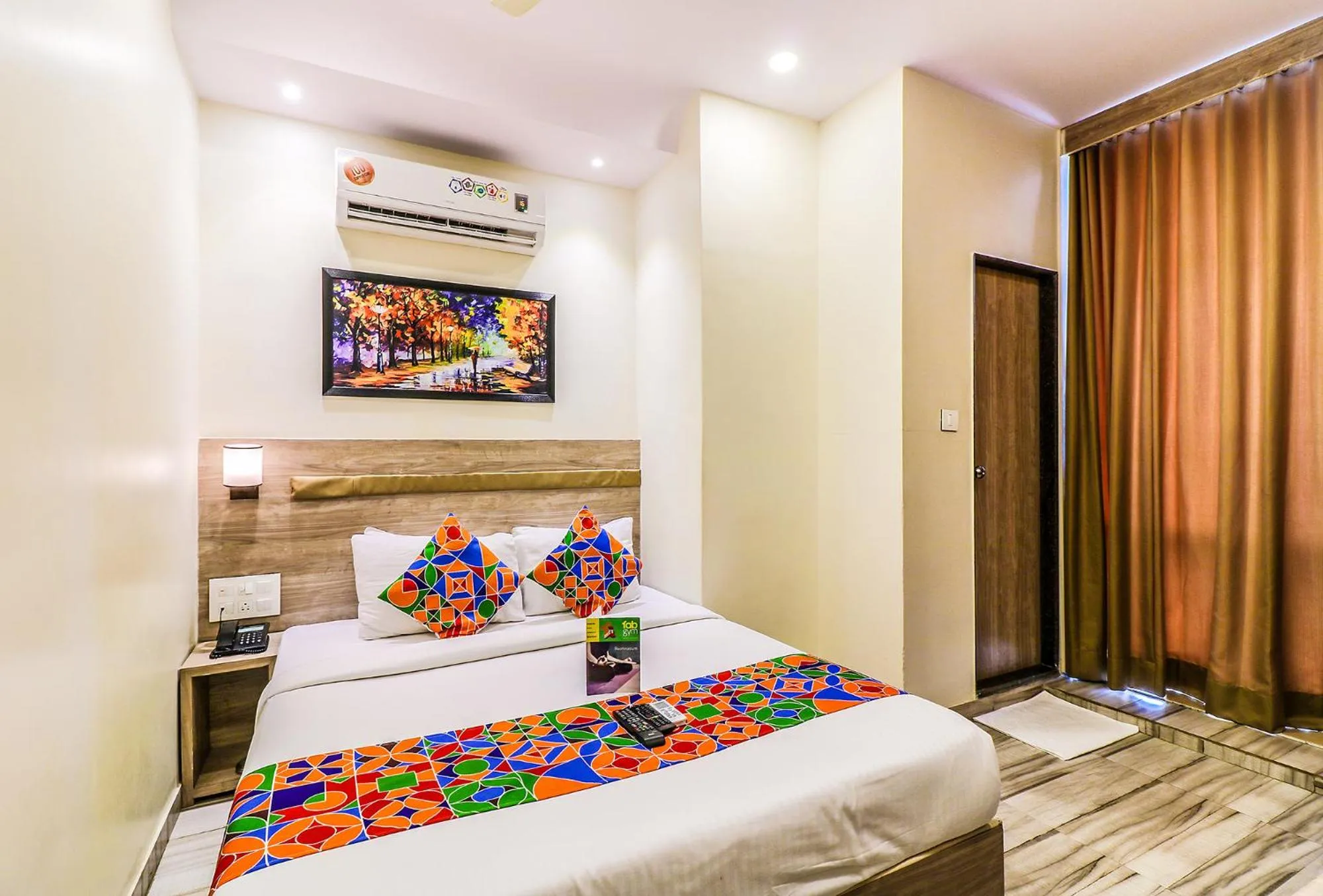 Property building, Bed in FabHotel Aksa International - Nr Mumbai International Airport