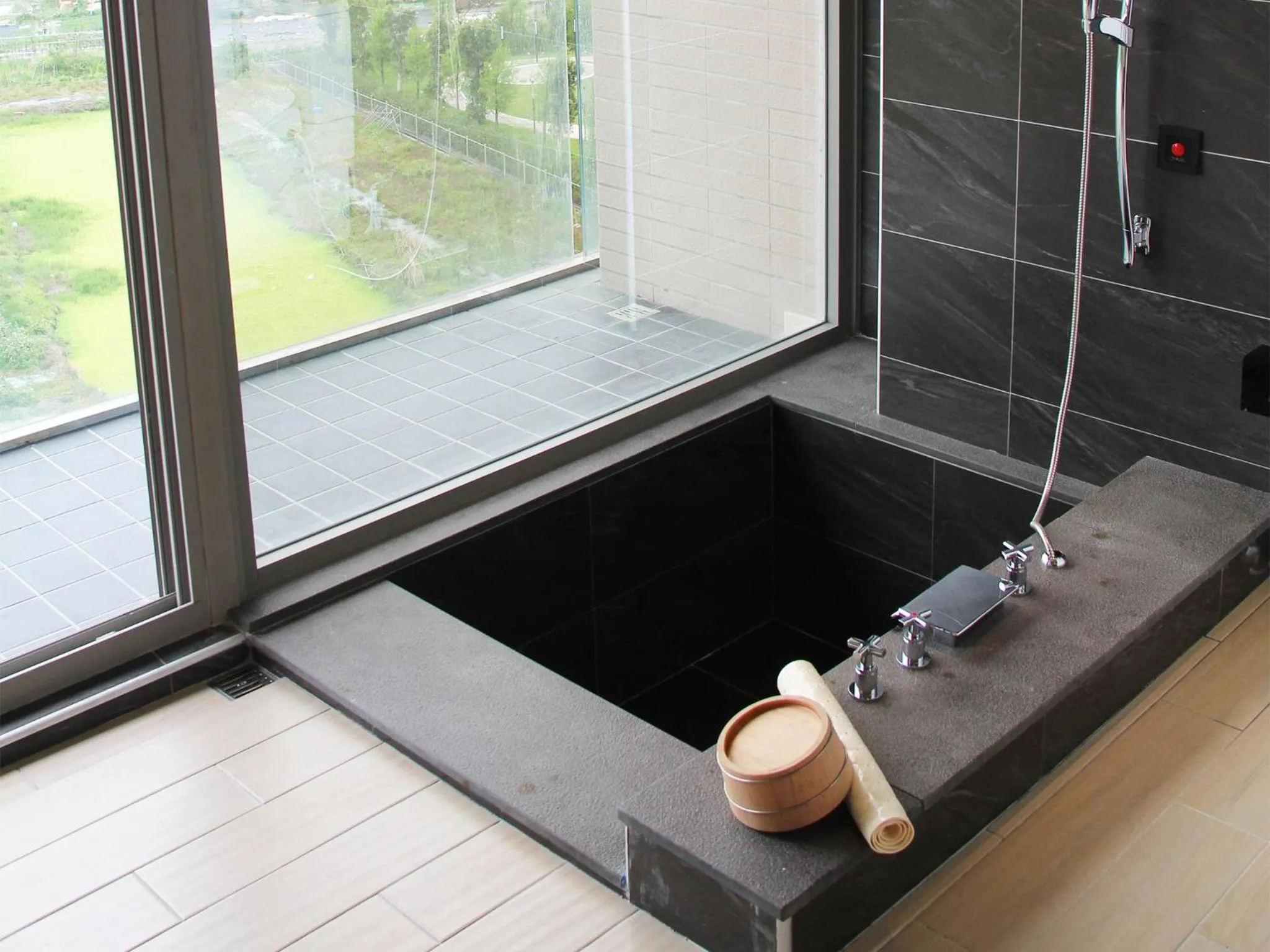 Hot Spring Bath in Dancewoods Hotel