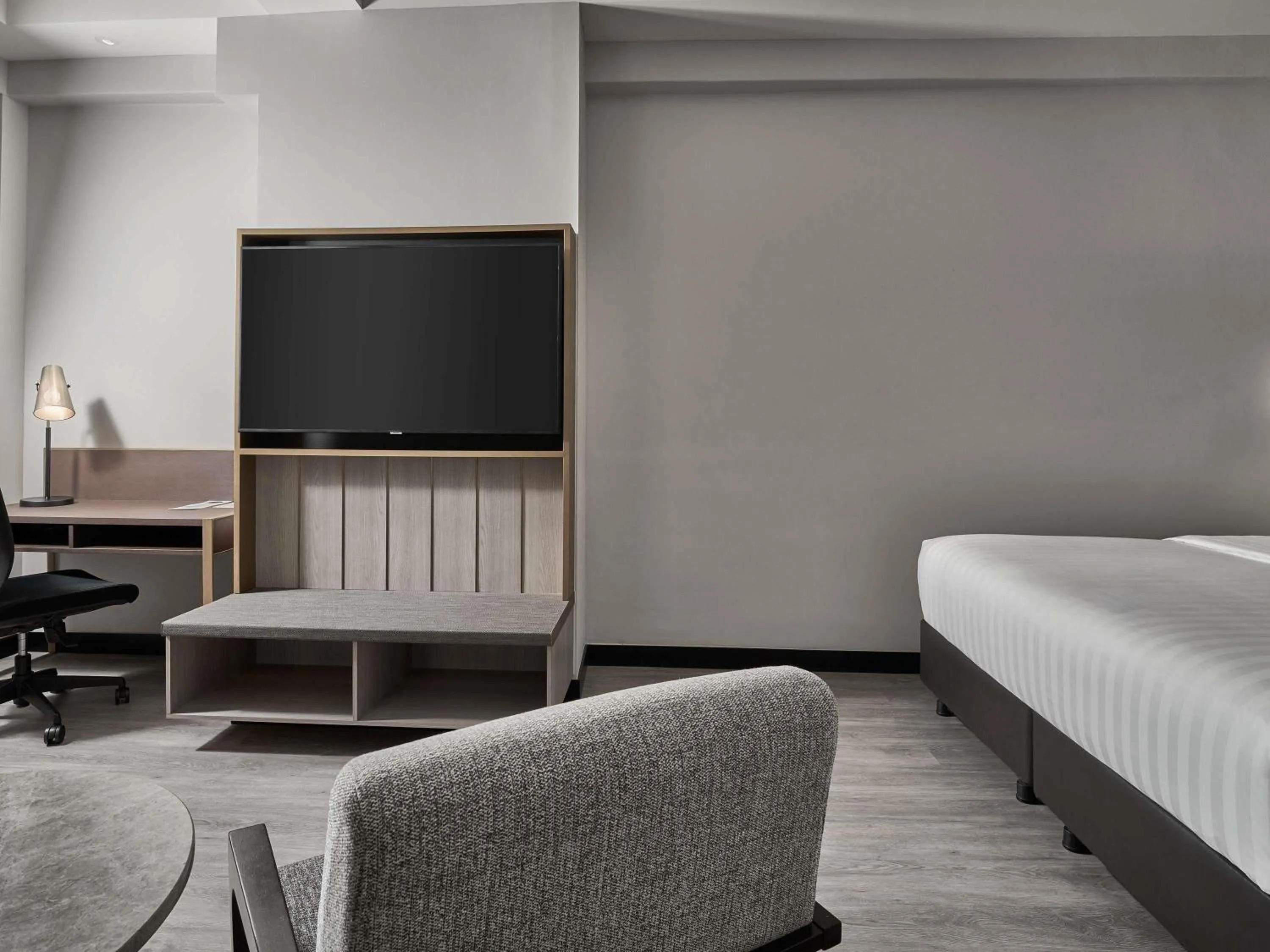 Bedroom, Bed in Novotel Singapore on Kitchener