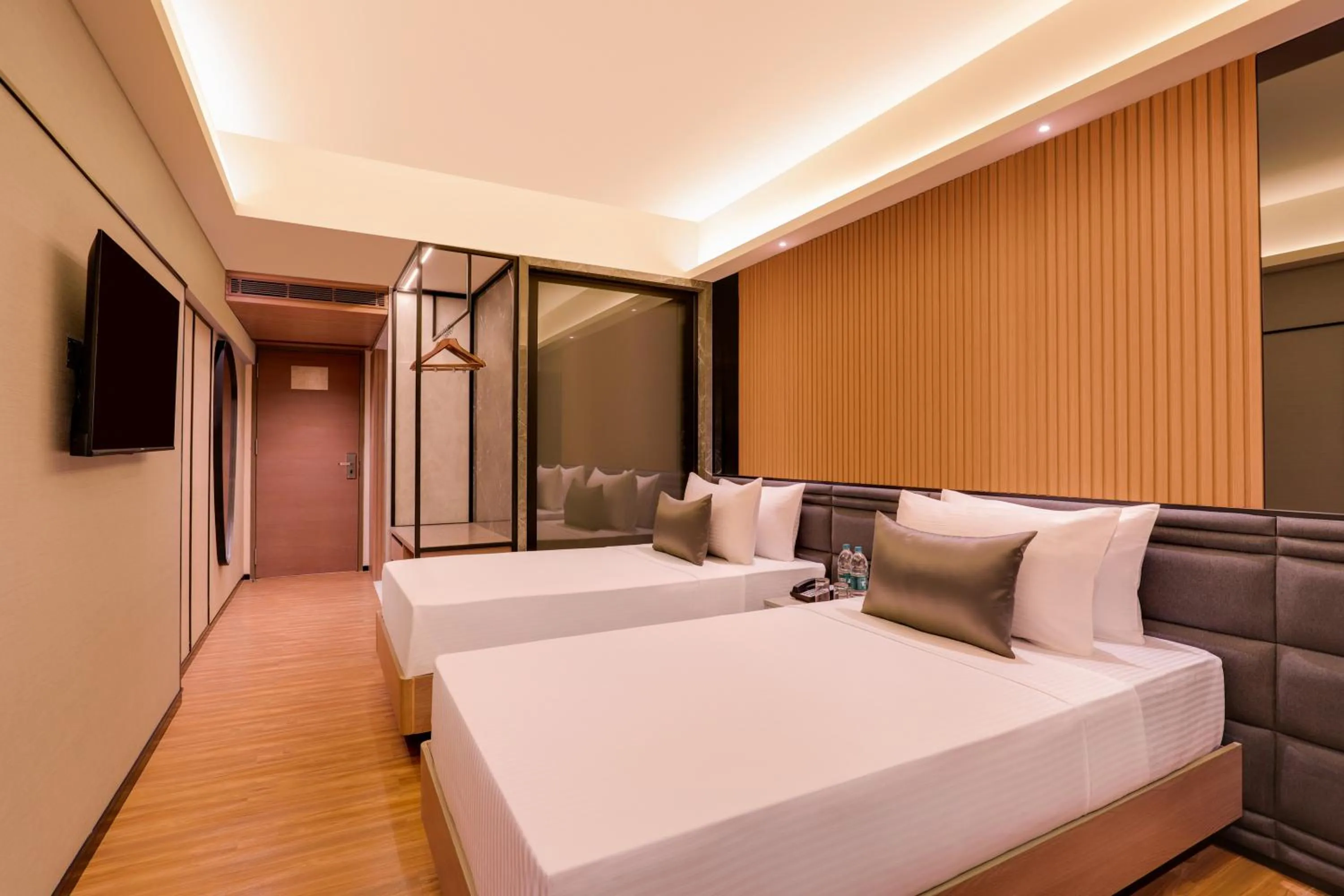 Bedroom, Bed in Lemon Tree Premier, Malad, Mumbai