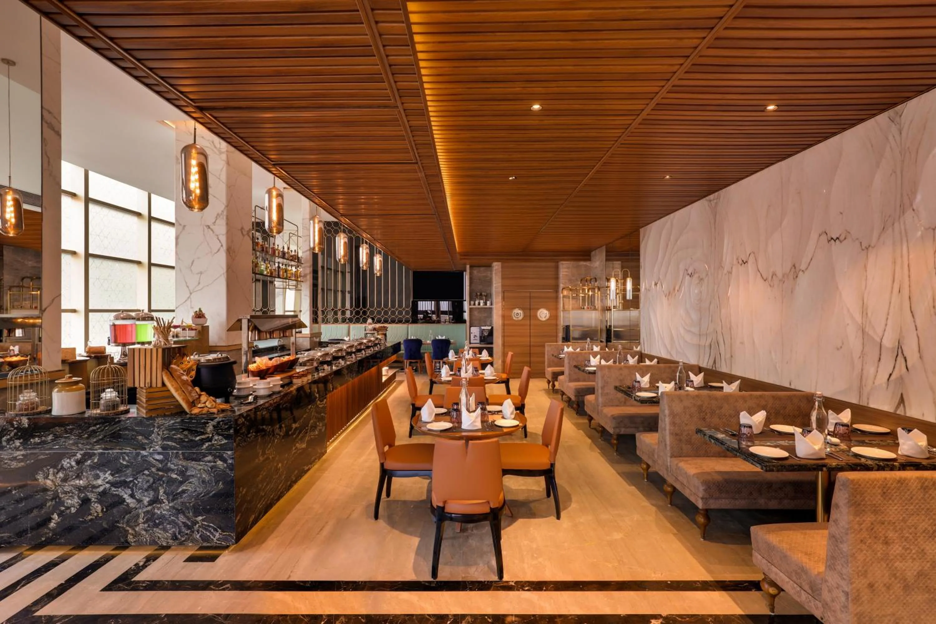 Restaurant/places to eat in Lemon Tree Premier, Malad, Mumbai