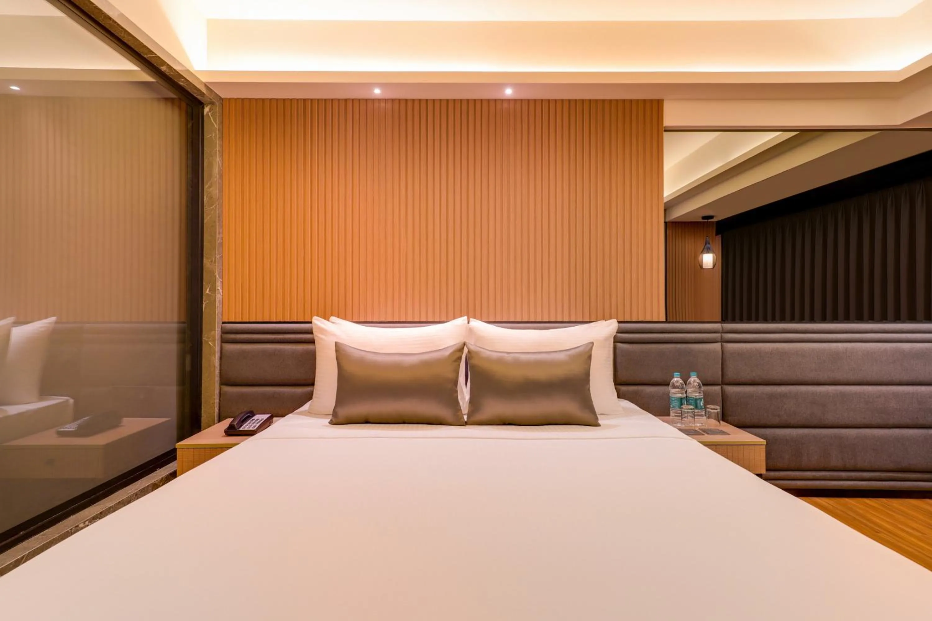 Bed in Lemon Tree Premier, Malad, Mumbai