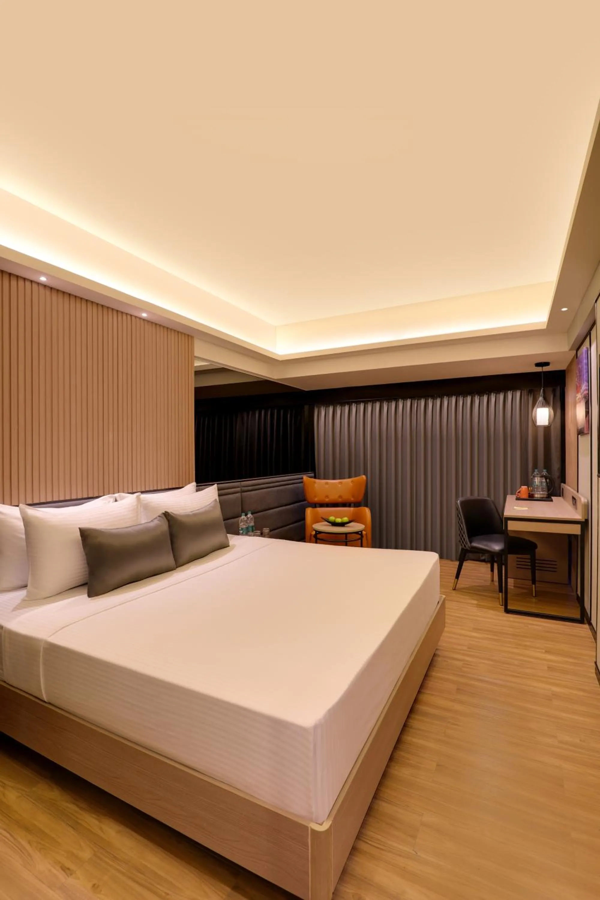 Bedroom, Bed in Lemon Tree Premier, Malad, Mumbai