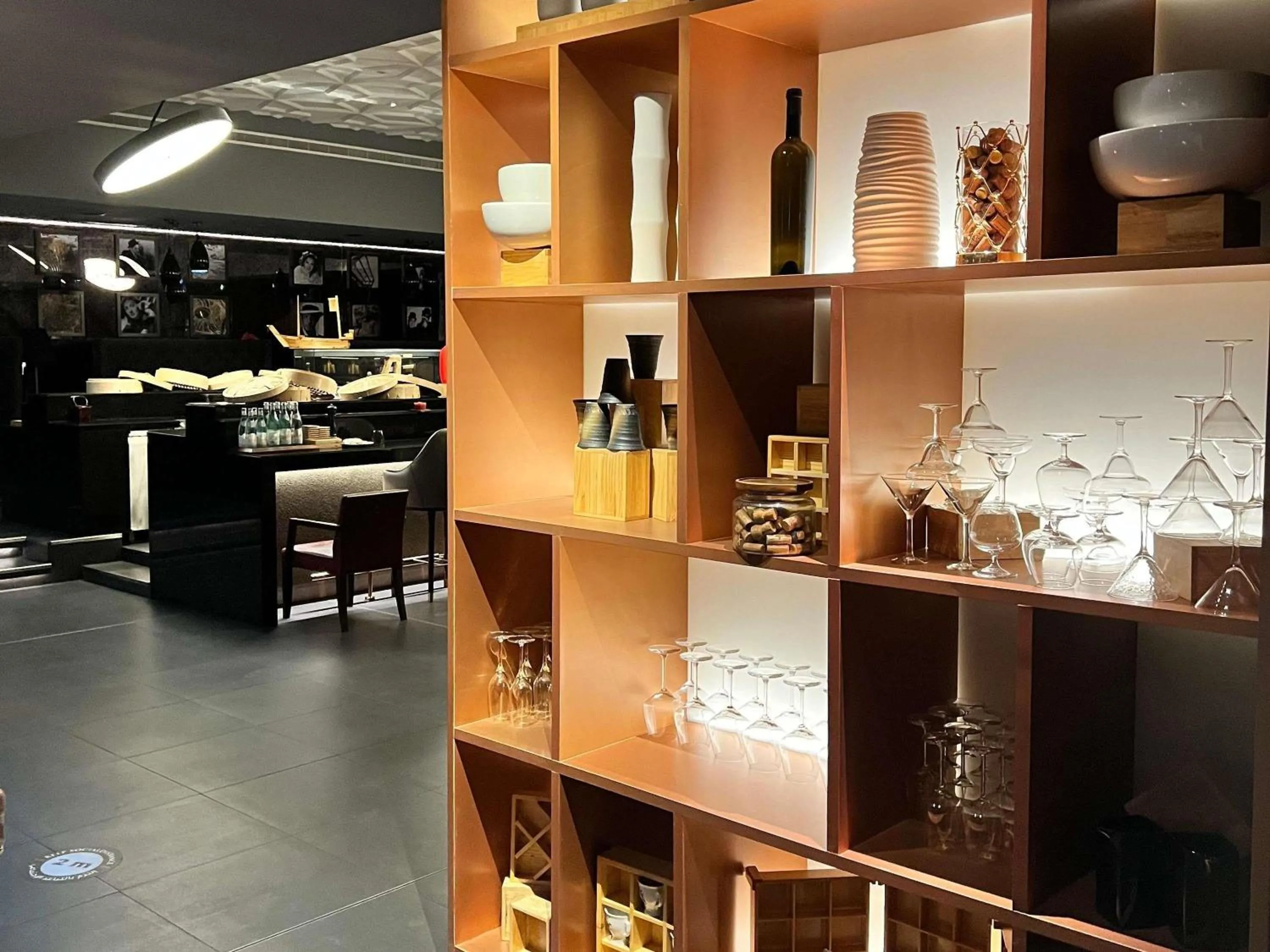 Restaurant/places to eat in Novotel Muscat Airport