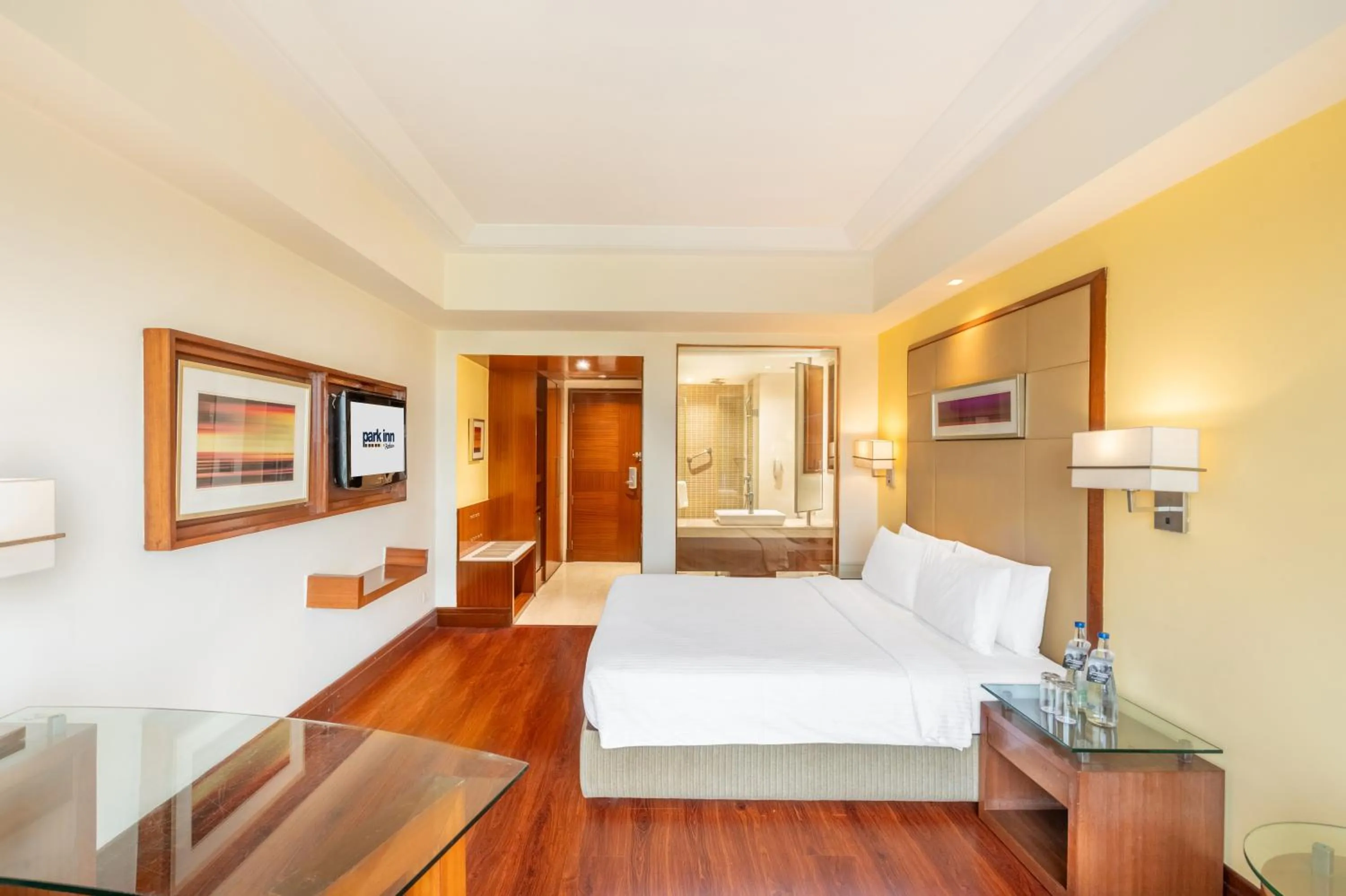 Bathroom, Bed in Park Inn Gurgaon