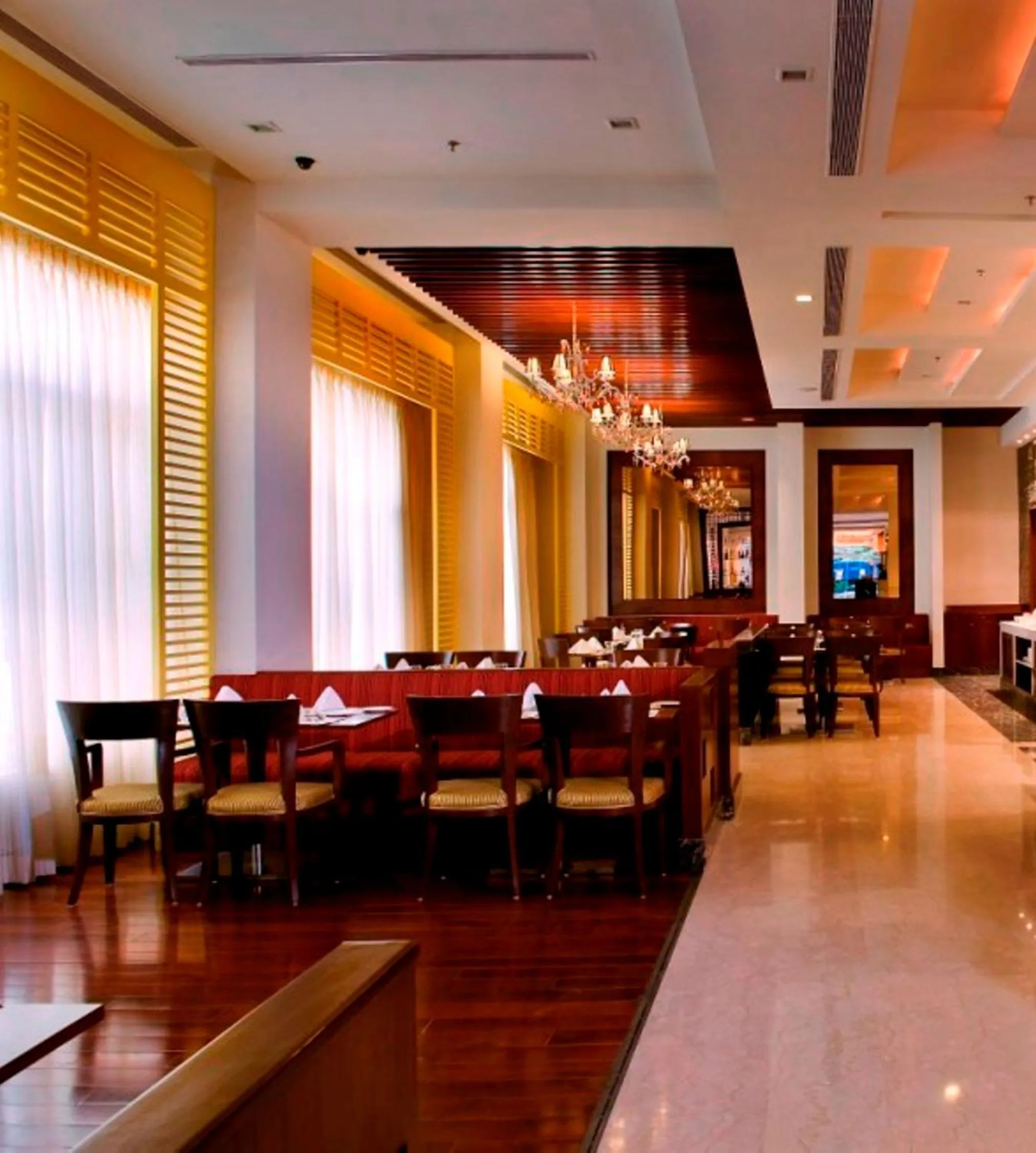 Restaurant/places to eat in Park Inn Gurgaon