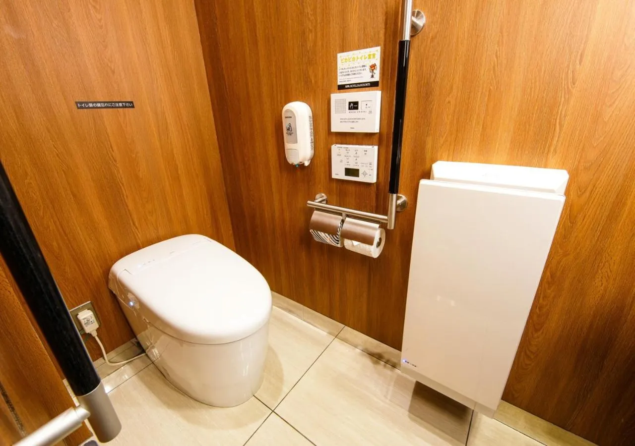 Toilet in APA Hotel Midosuji Honmachi Ekihigashi